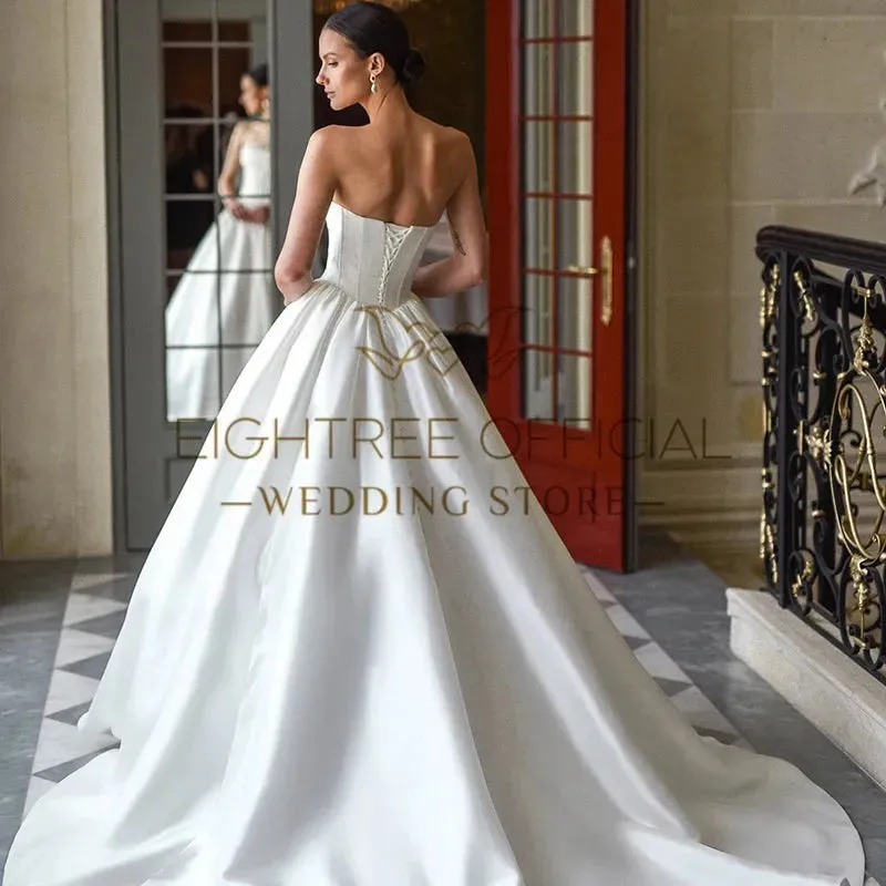 2025 White Princess Wedding Dresses Sweetheart Beadings Satin Bridal Dress Boho Beach Wedding Prom Ball Gown Customized