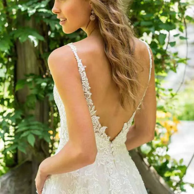 A-Line/Princess Tulle Applique V-Neck Sleeveless Sweep/Brush Train Wedding Dresses