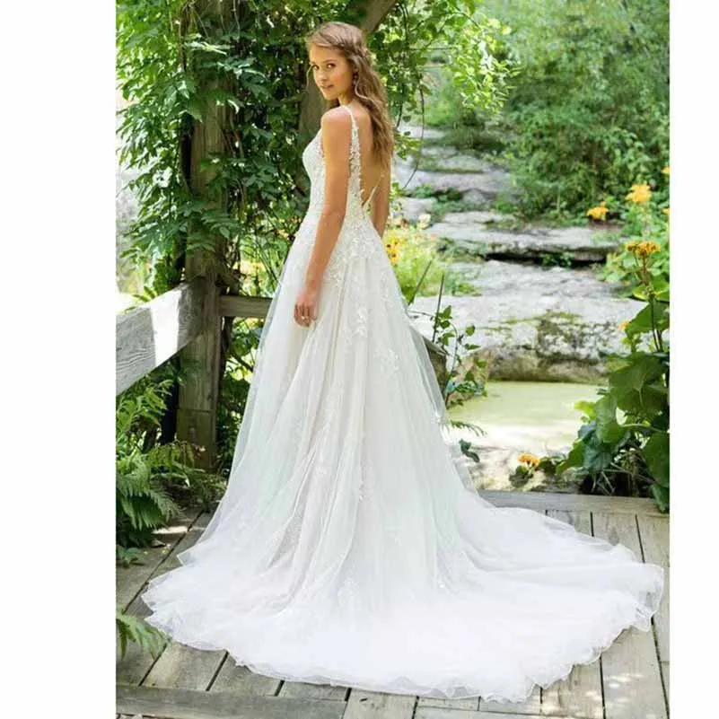 A-Line/Princess Tulle Applique V-Neck Sleeveless Sweep/Brush Train Wedding Dresses