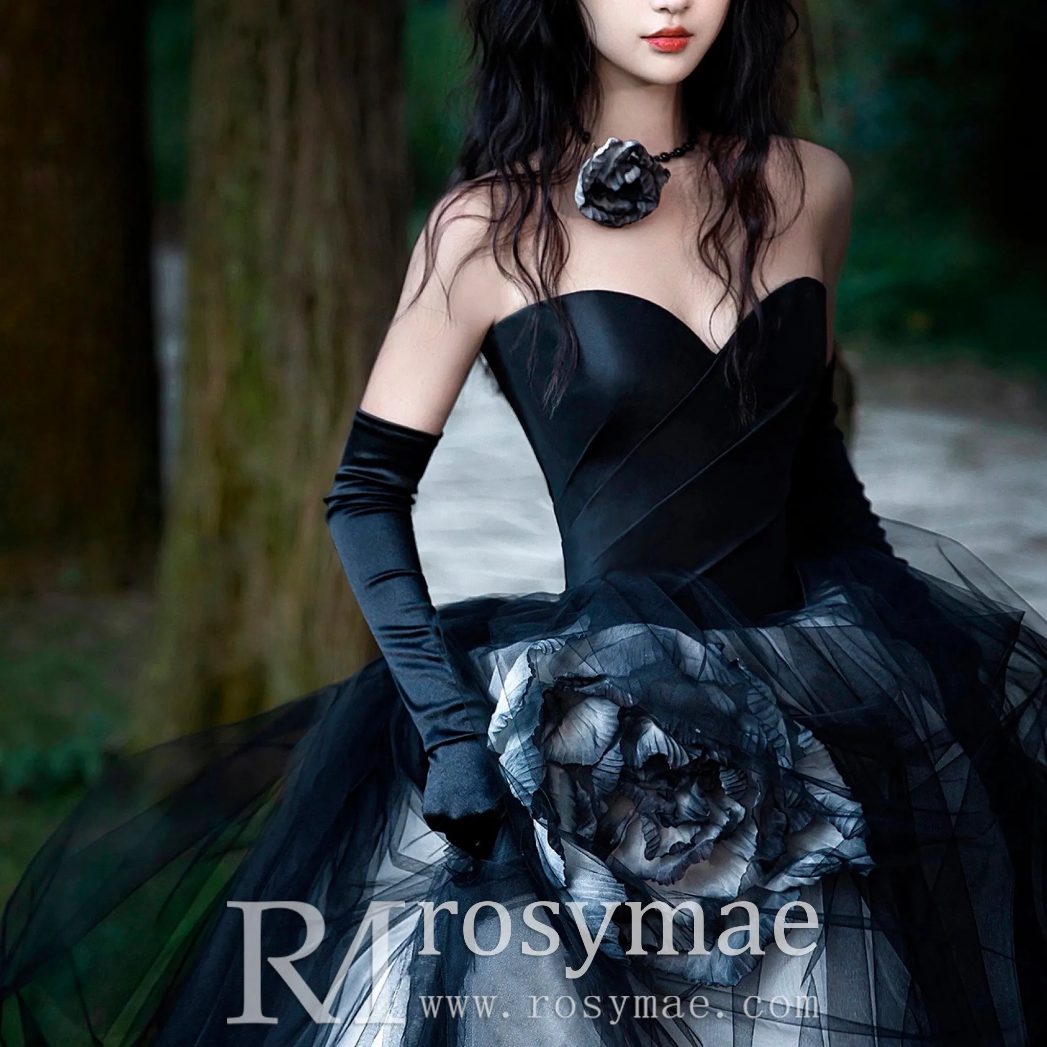 Ball Gown Black and White Wedding Dress with Sweetheart Neck
