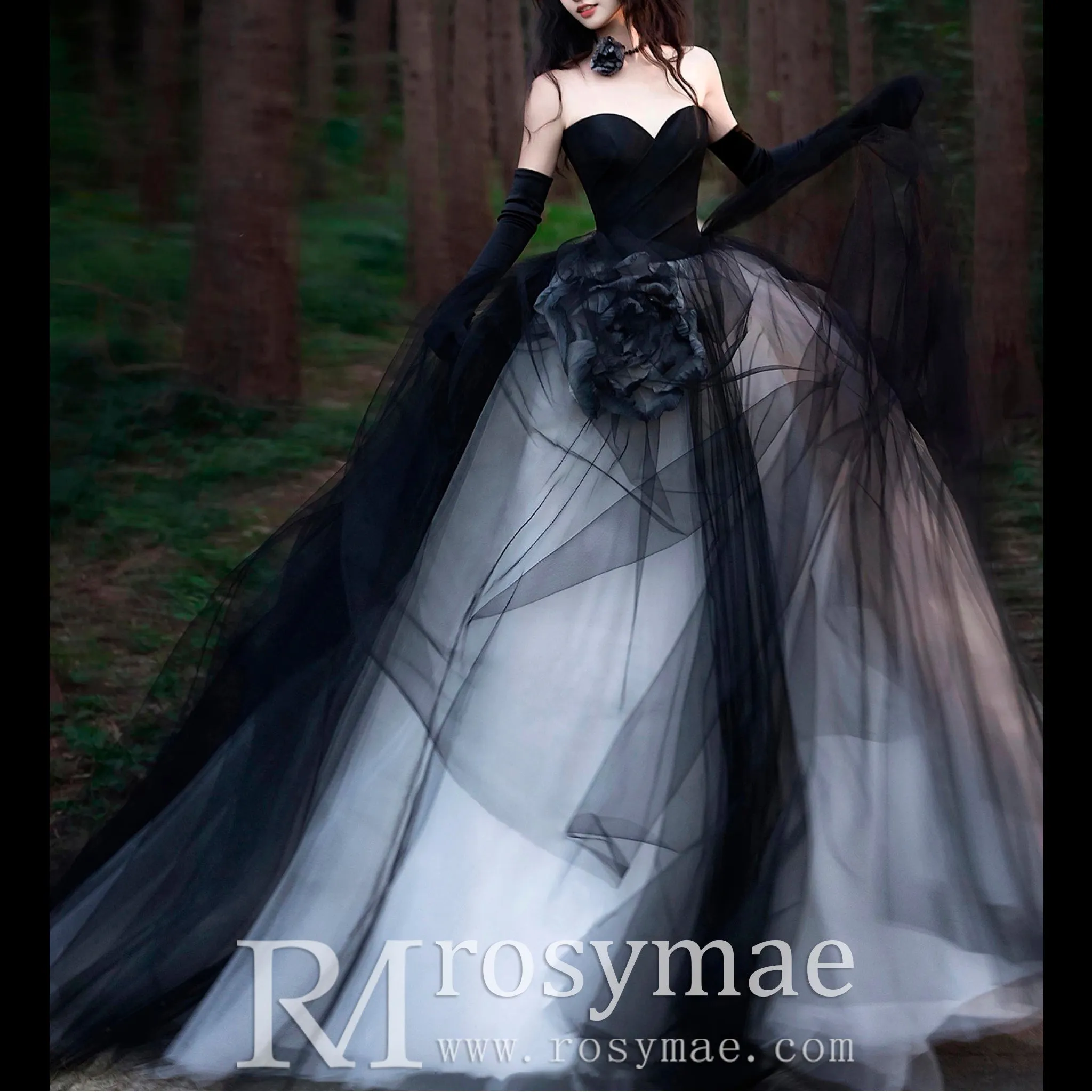 Ball Gown Black and White Wedding Dress with Sweetheart Neck