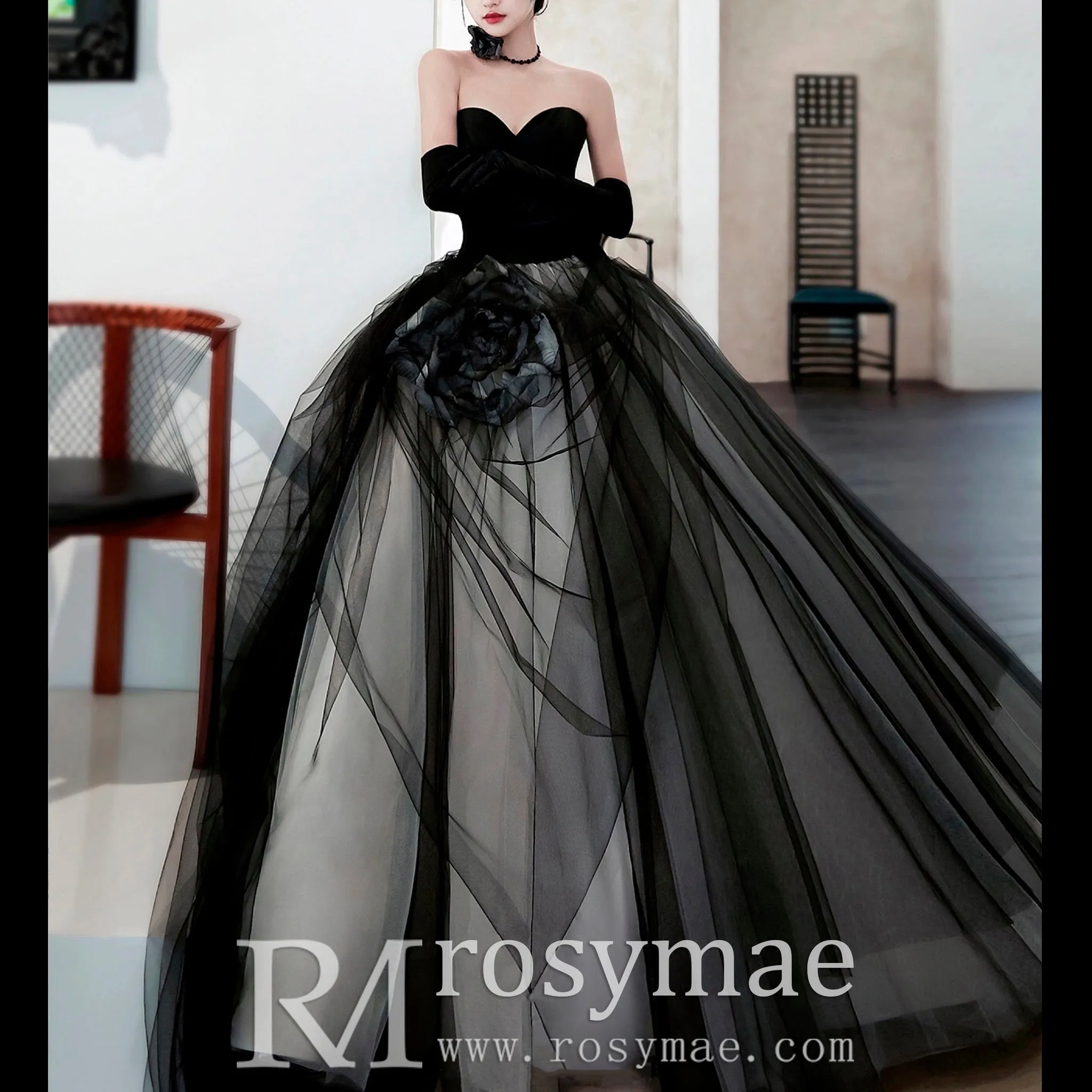 Ball Gown Black and White Wedding Dress with Sweetheart Neck