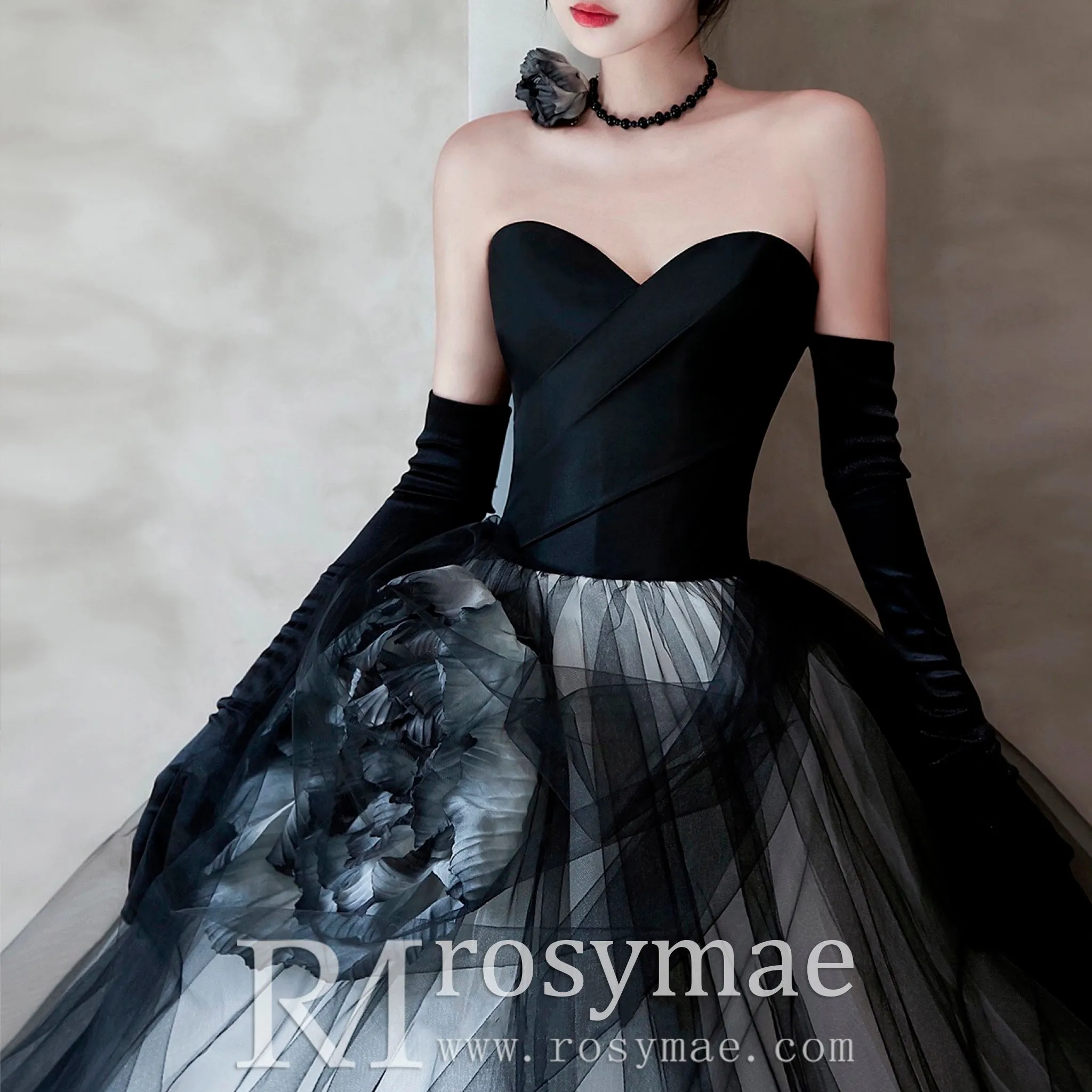 Ball Gown Black and White Wedding Dress with Sweetheart Neck