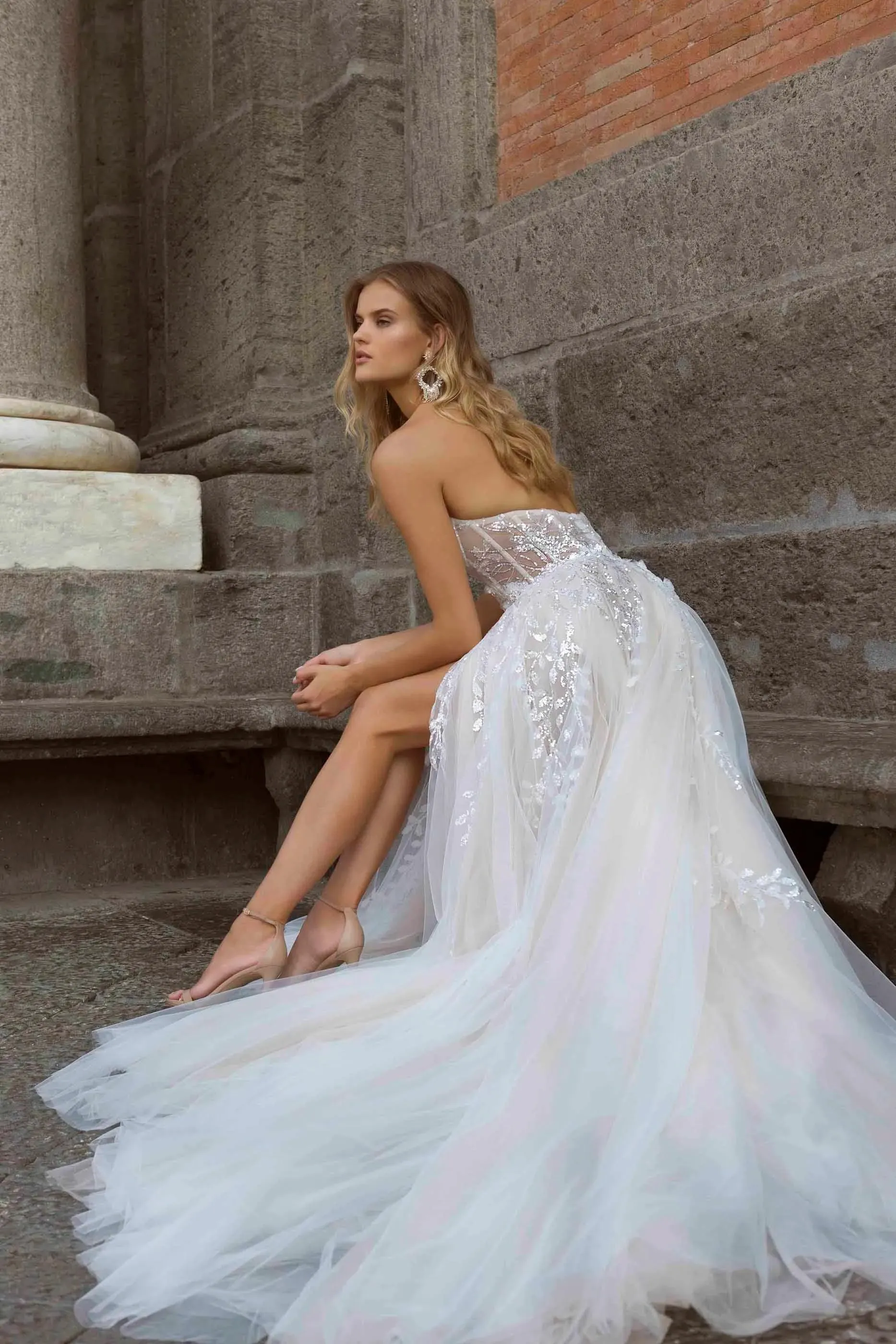 Beach Off Shoulder Split Wedding Dresses Lace Floral Glitter Underlay A Line Bride Gowns Front Slit Sexy Bridal Gowns