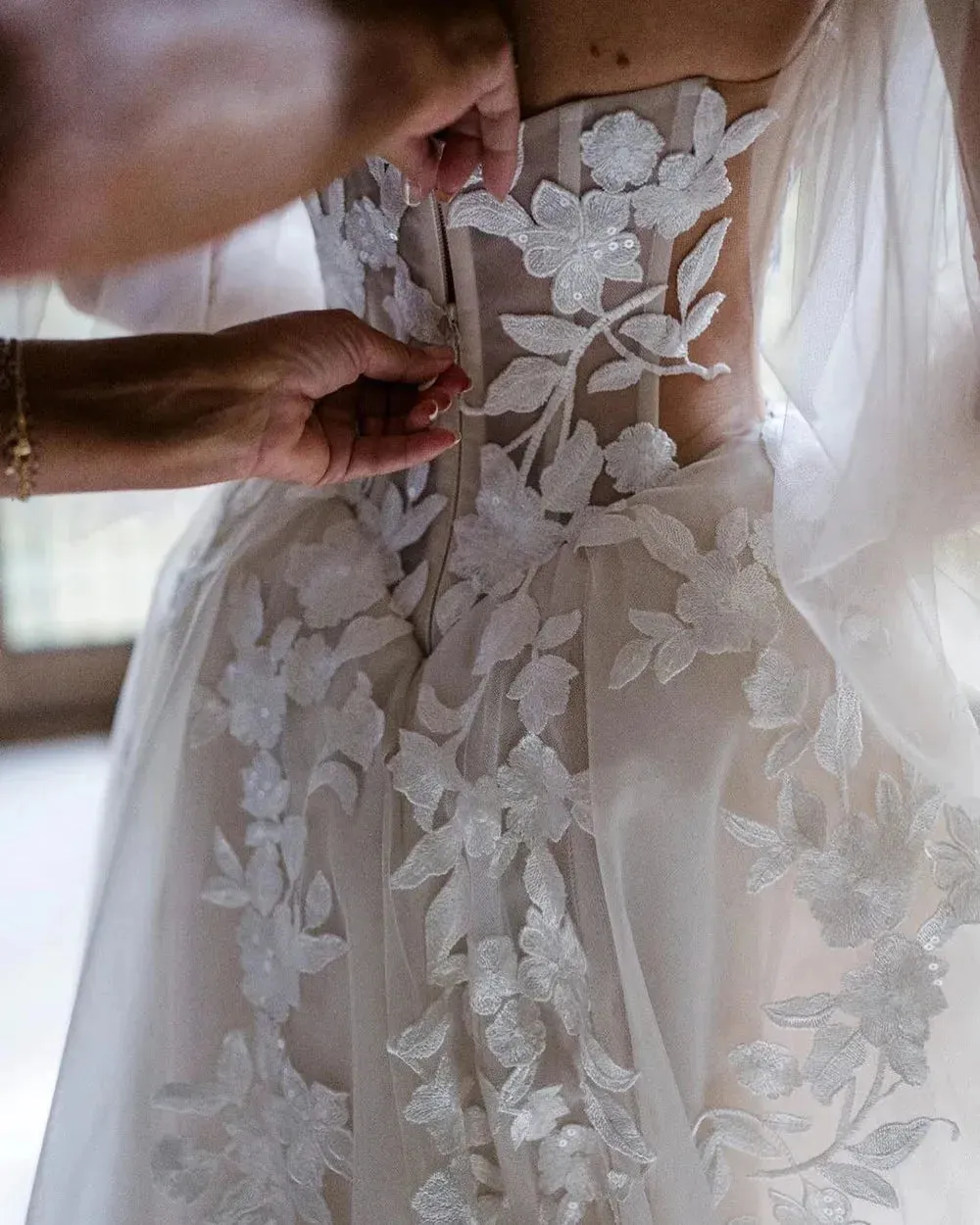 Boho Beach Wedding Dresses Lace Tulle Sleeveless Bride Dress With Belt Custom Made vestidos de novia Wedding Gown