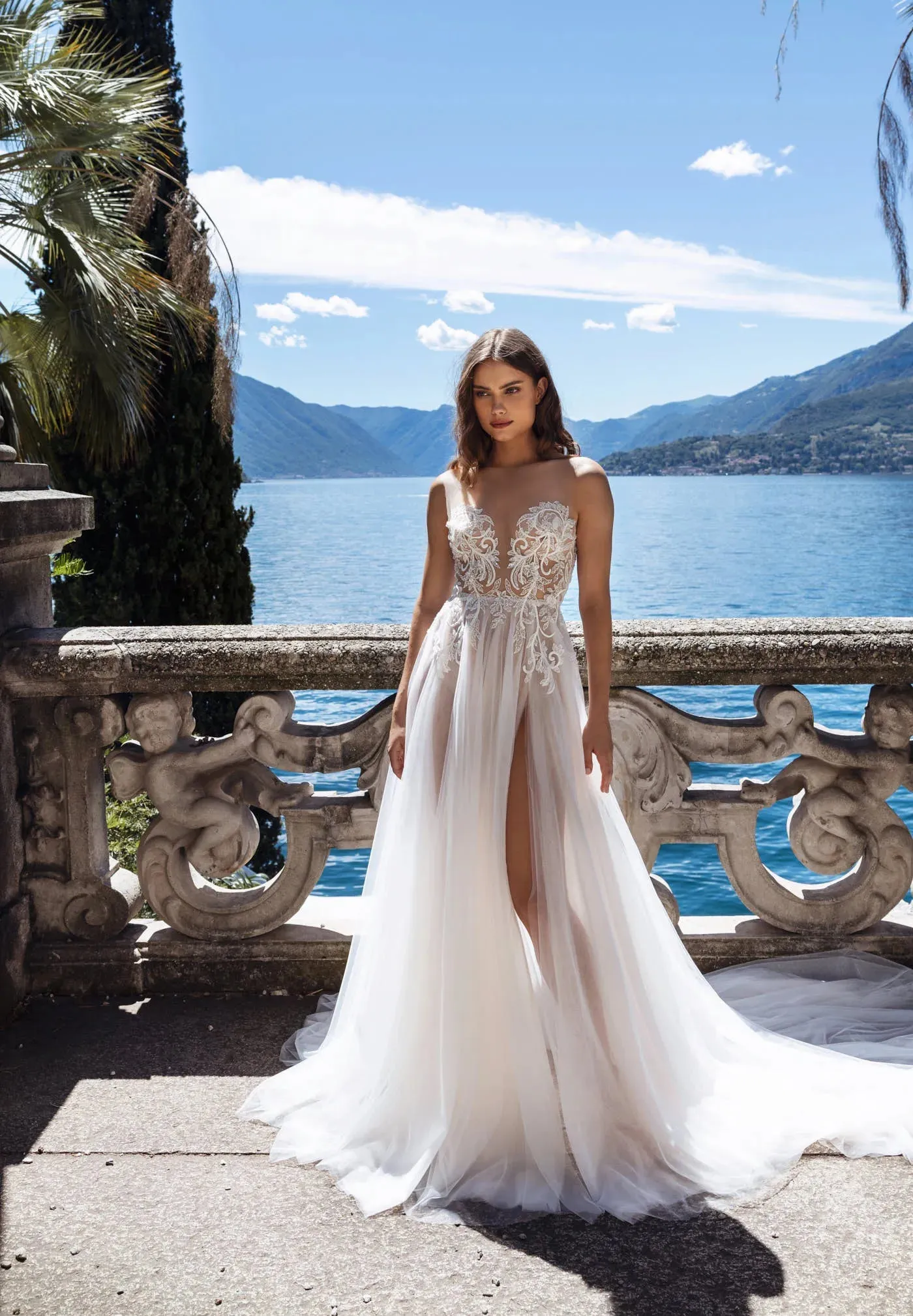 Boho Wedding Dresses Glitter Tulle Lace Appliques A-Line Side Split Wedding Gown Sweetheart Corset Bridal Gown