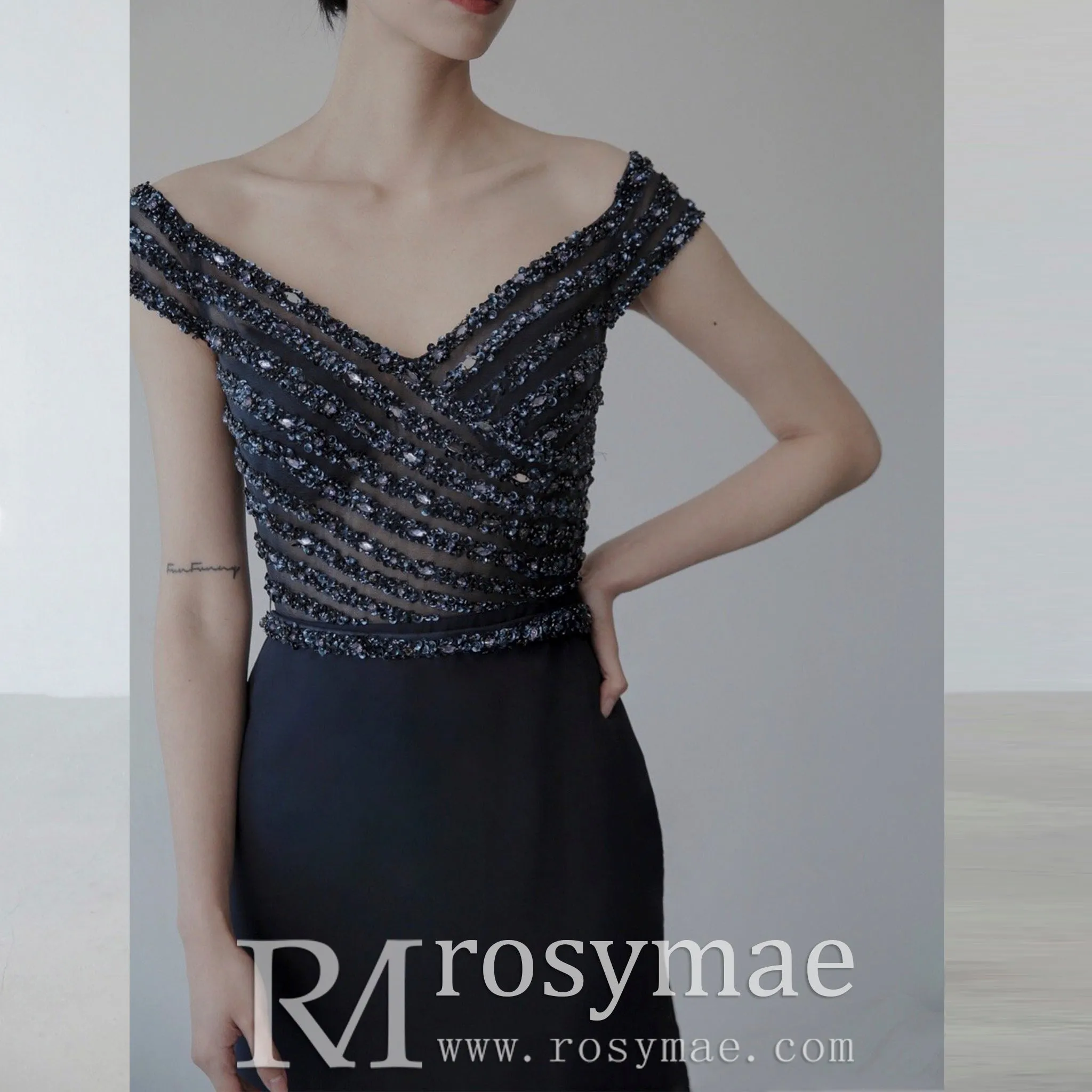 Capped Sleeve Navy Blue Prom Dress Party Gown with Vneck