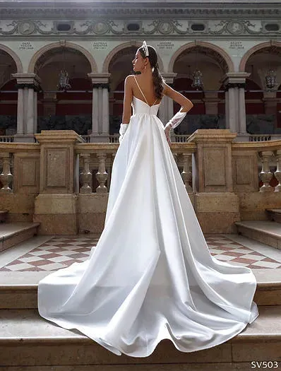 Elegant A Line Wedding Dresses For Women V-Neck Satin Bridal Gowns Spaghetti Straps Wedding Party Gowns Robe De Mariée