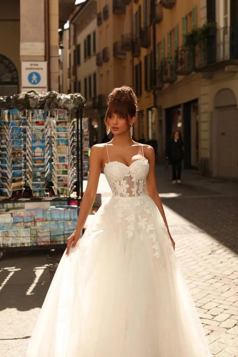 Elegant A-Line Wedding Dresses Women Sweetheart Lace Open Back Tulle Spaghetti Straps Bridal Gown Sweep Train Vestidos De Noiva