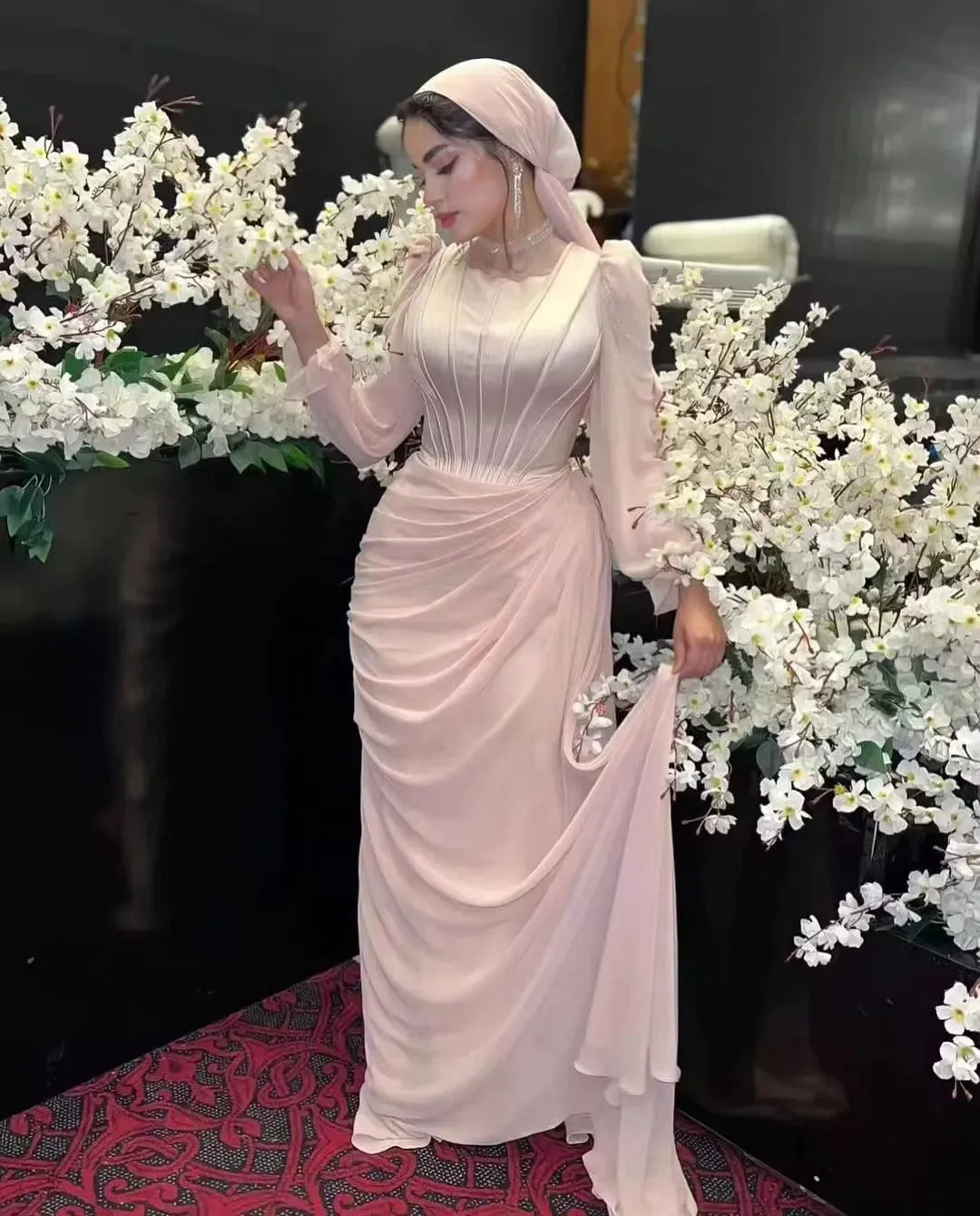 Elegant Baby Pink Muslim Arabic Prom Dresses Long Sleeves O-Neck Chiffon Pleat Formal Evening Dress Women Party Gowns