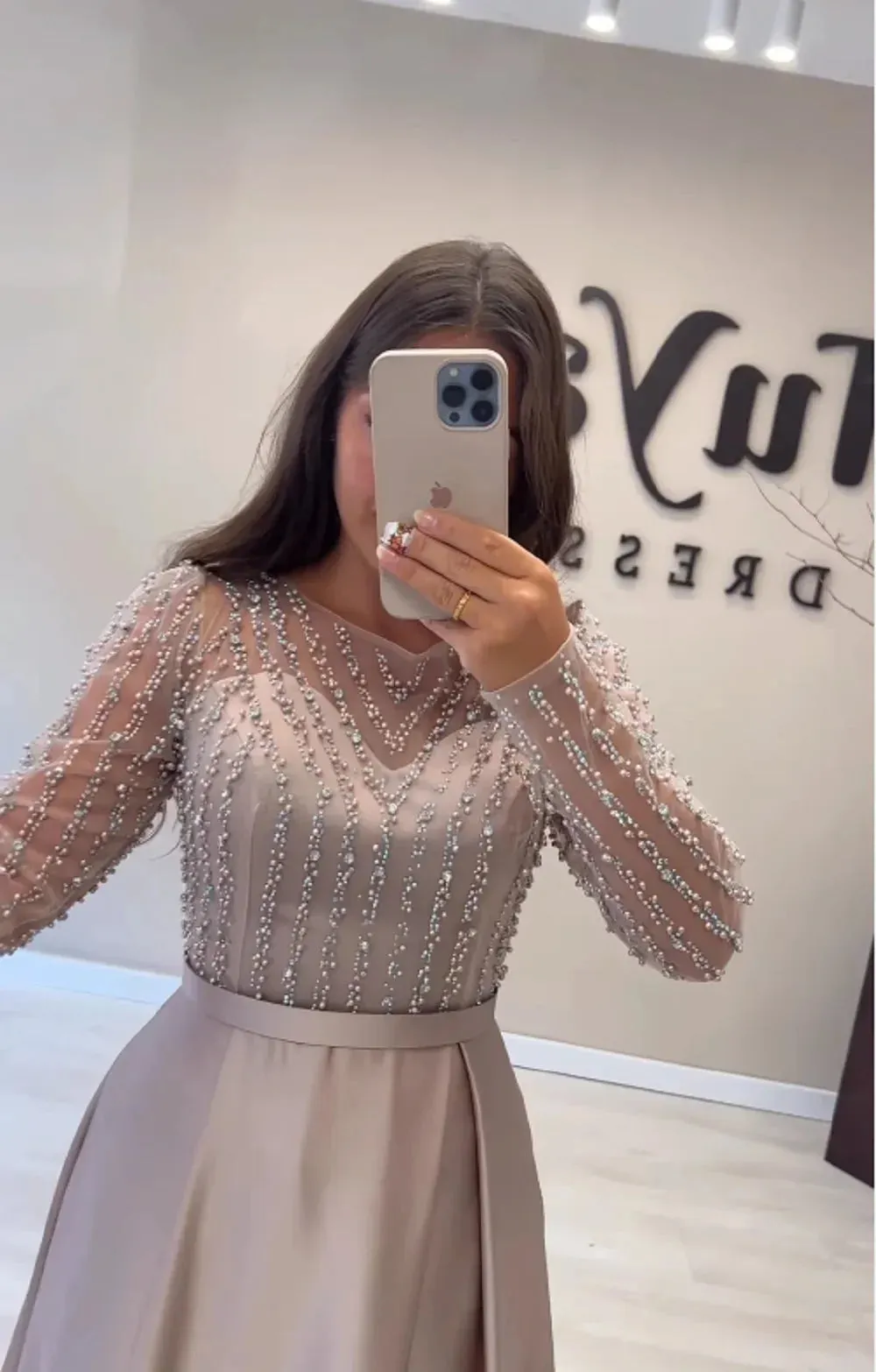 Exquisite Beaded Evening Dresses Long Sleeves Satin Slit Side Formal Prom Dress Women Wedding Party Bridesmaid Gowns