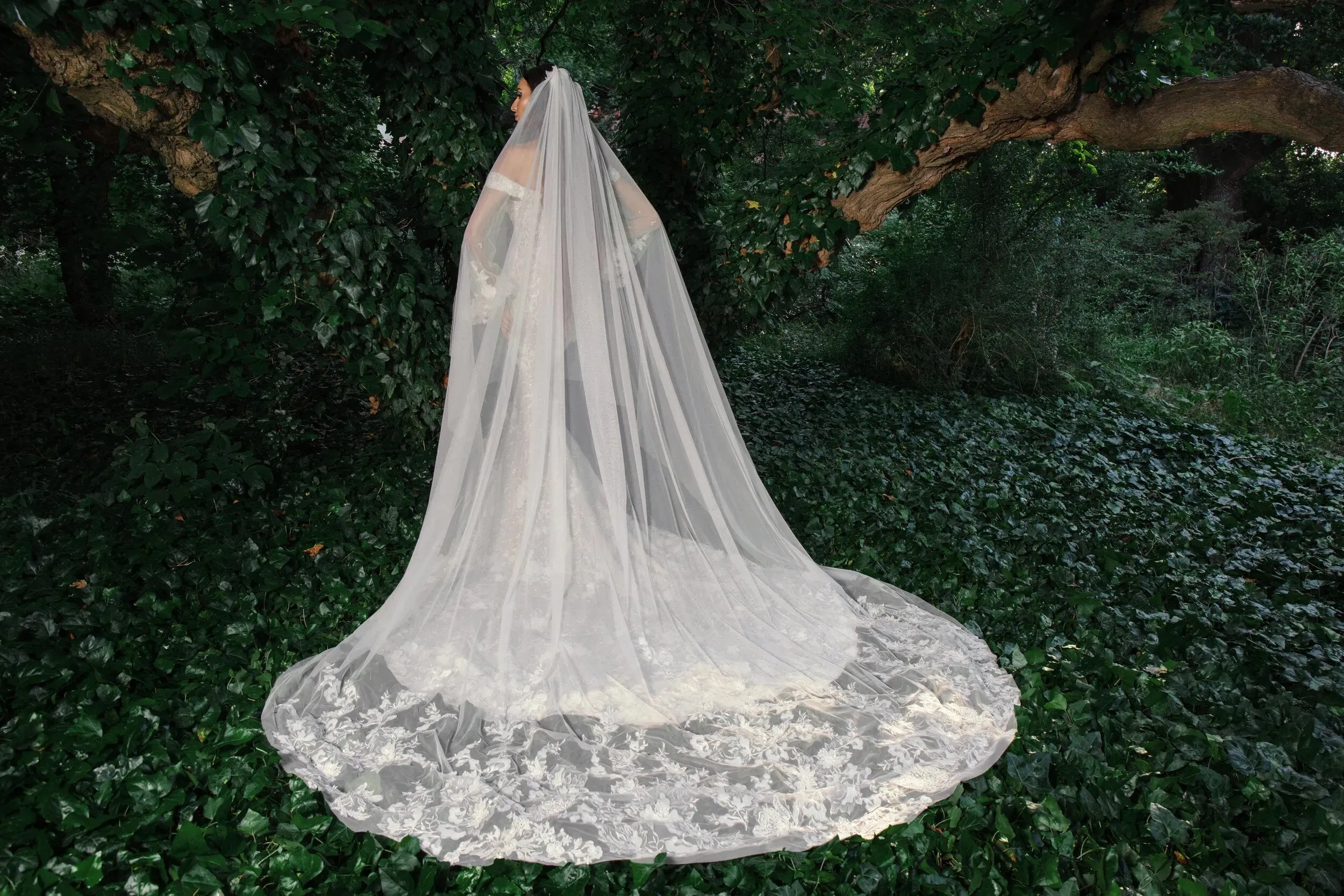 Exquisite Wedding Dresses For Women Graceful Bridal Gowns Lace Appliques Long Puff Sleeves V-Neck Pretty Vestidos De Novia