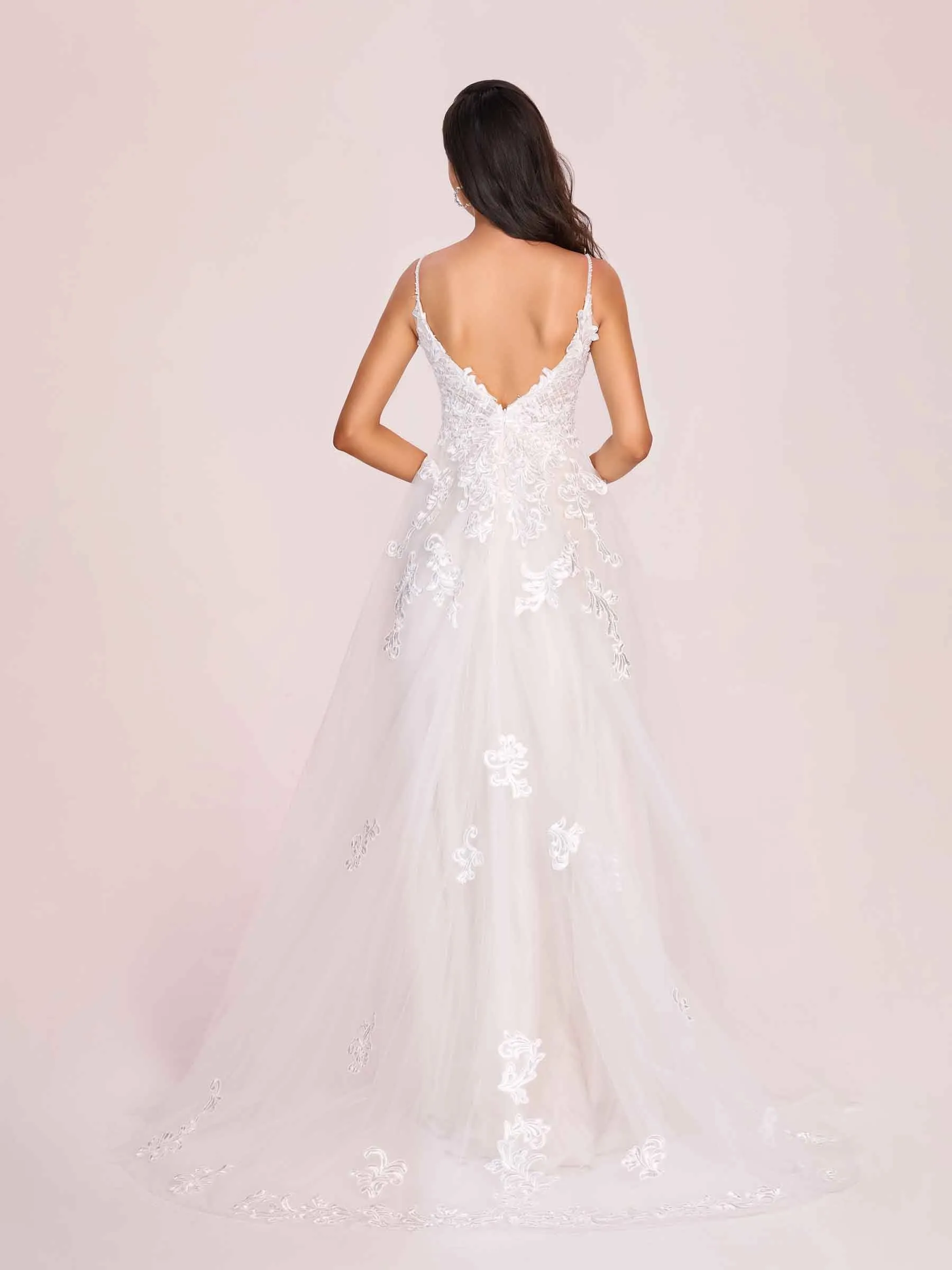 Hot V-neck Open Back A-line Spaghetti Strap Lace Floor Length Wedding Dress