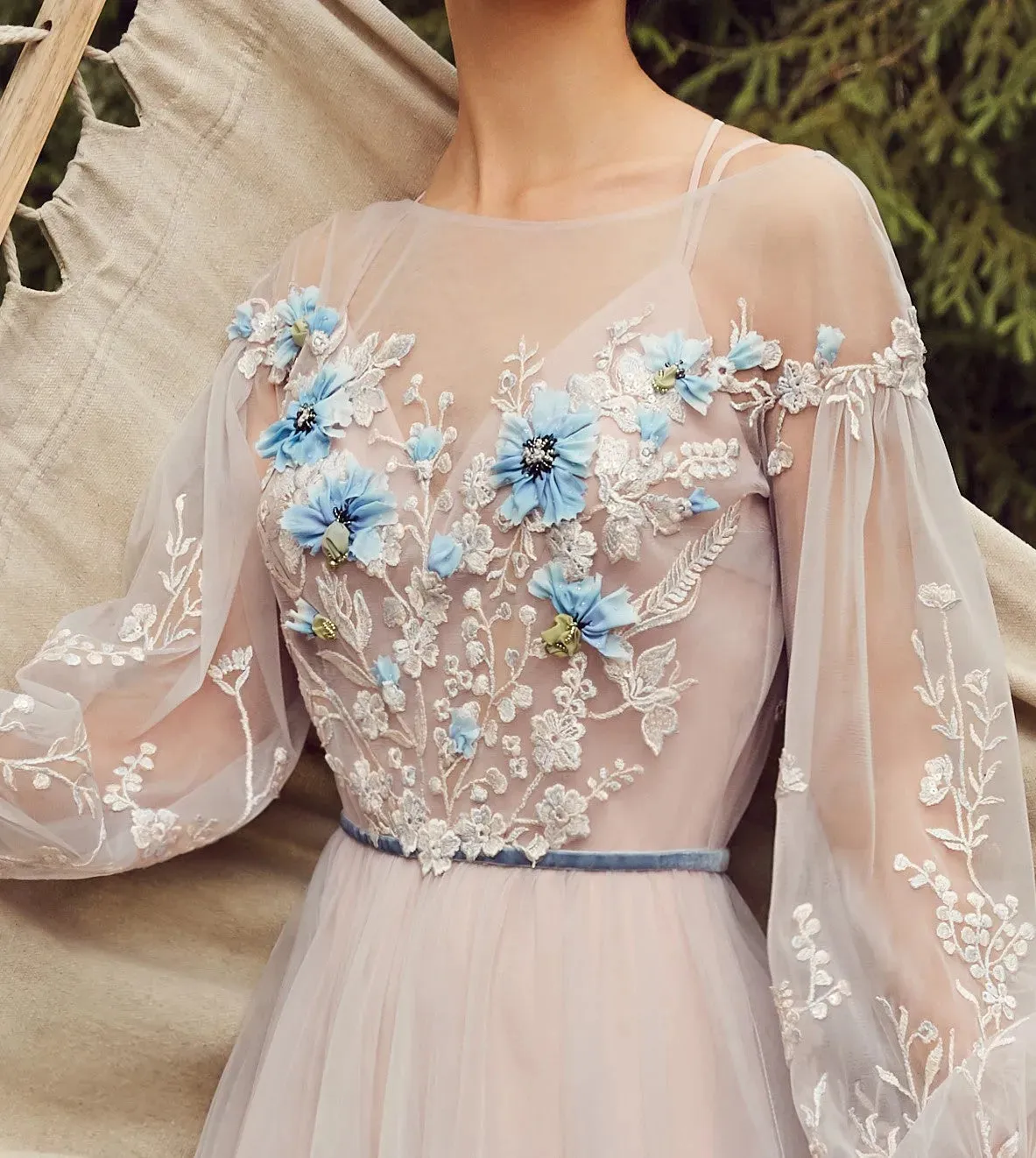 Long Sleeve Flowers Appliqued Evening Dresses Criss Cross Back Buttons Formal Party Gowns vestidos de gala
