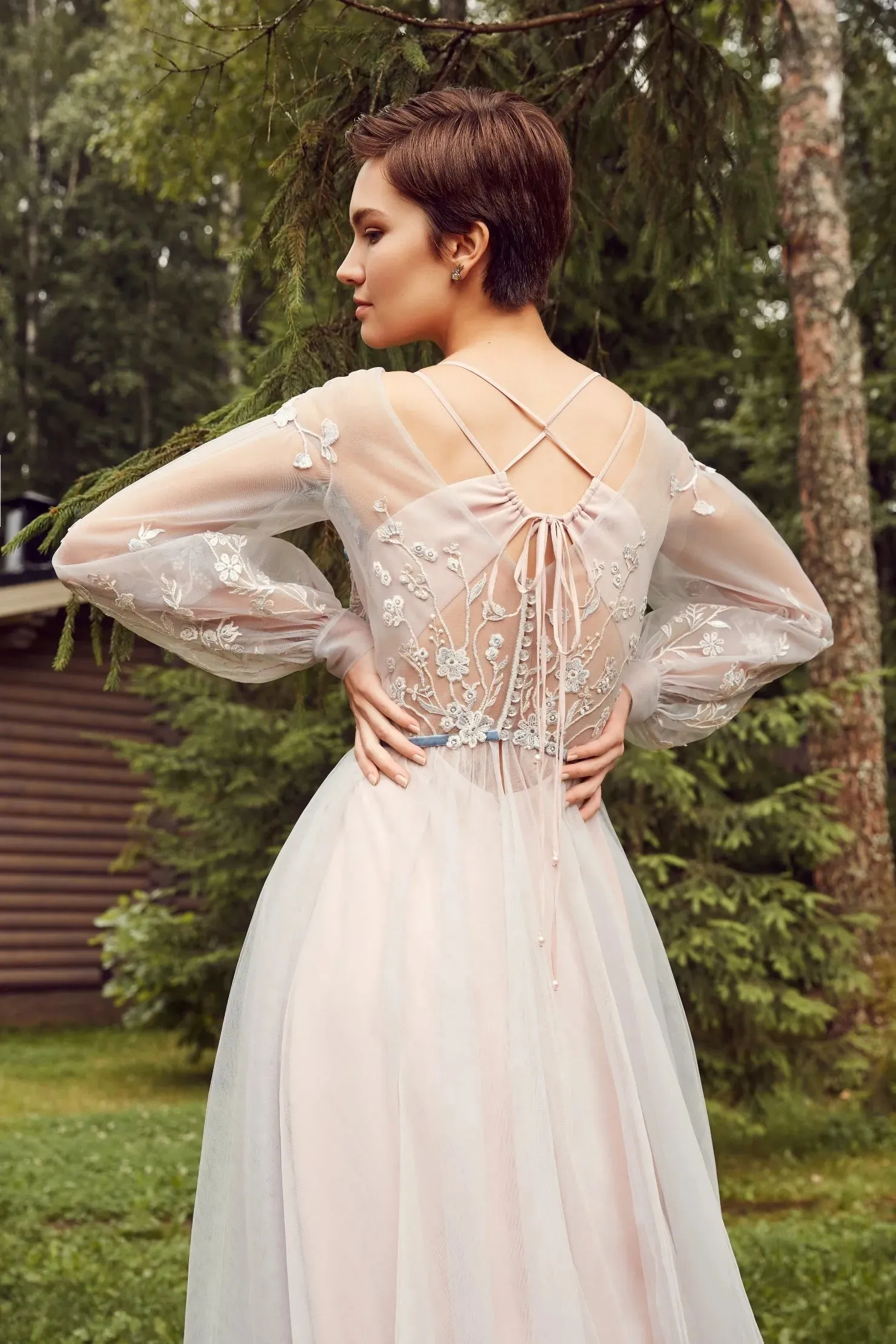 Long Sleeve Flowers Appliqued Evening Dresses Criss Cross Back Buttons Formal Party Gowns vestidos de gala