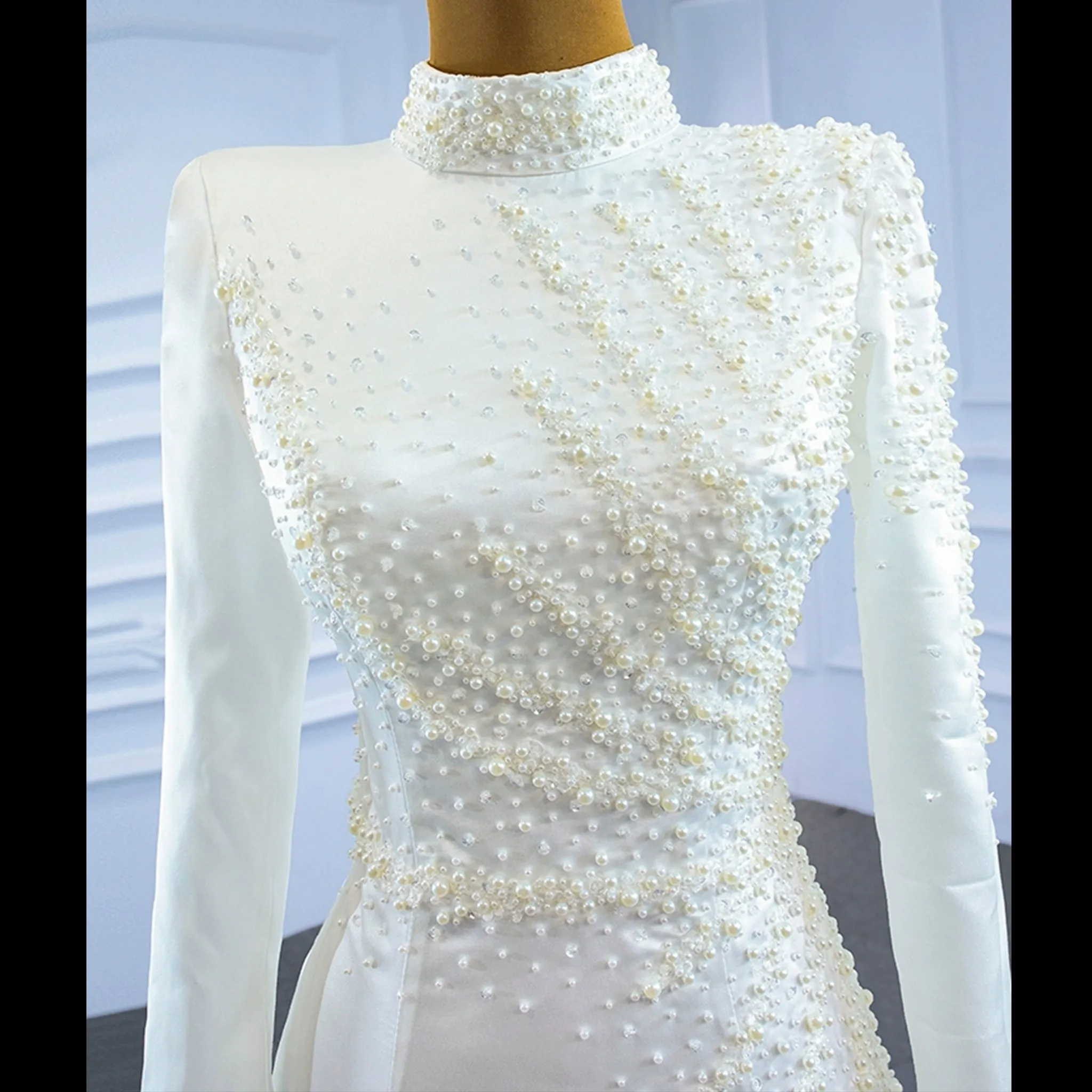 Long Sleeve O-Neck Mermaid Wedding Dress with Detachable Skirt