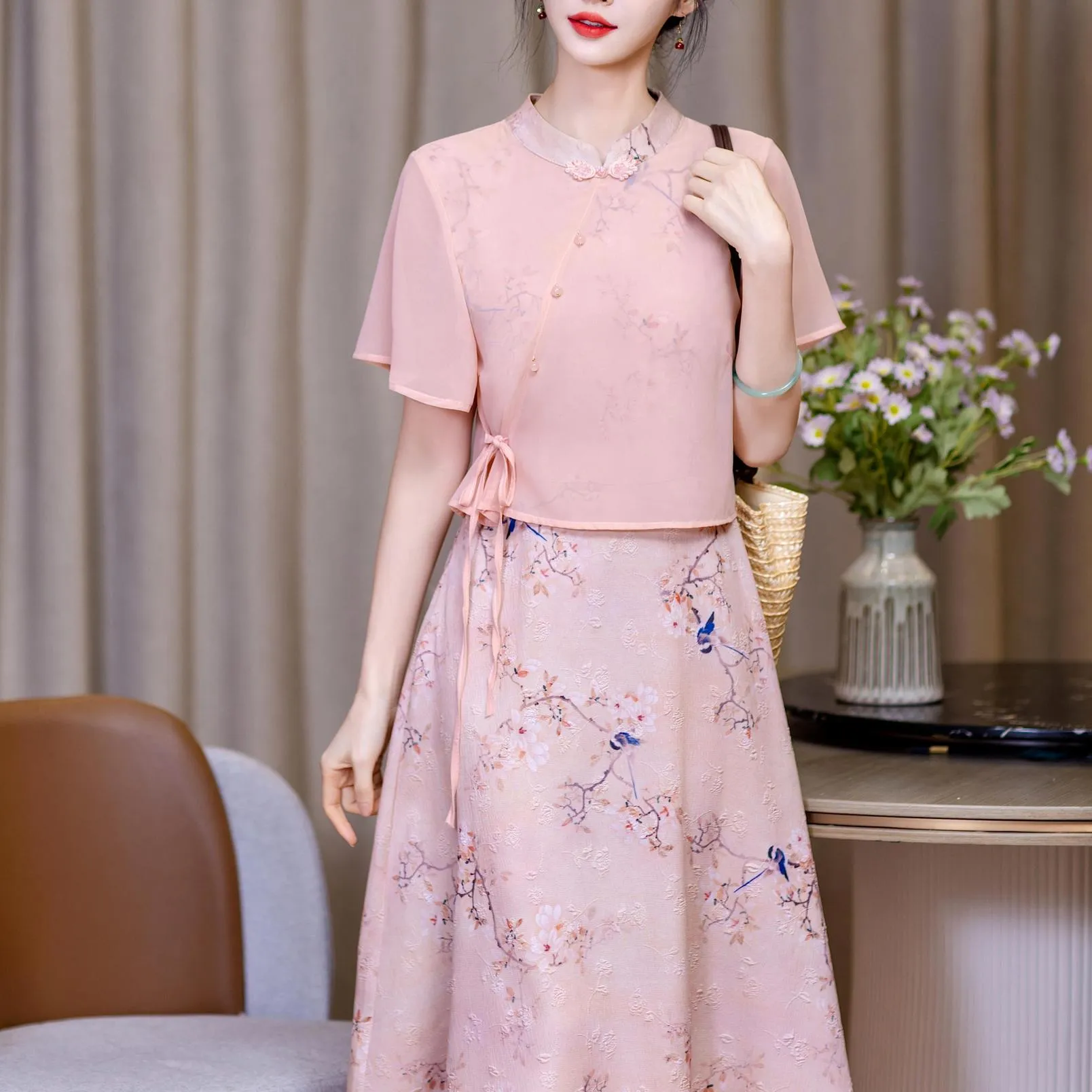 Mid-Length Mesh Qipao Featuring Elegant Pleats and Floral Prints