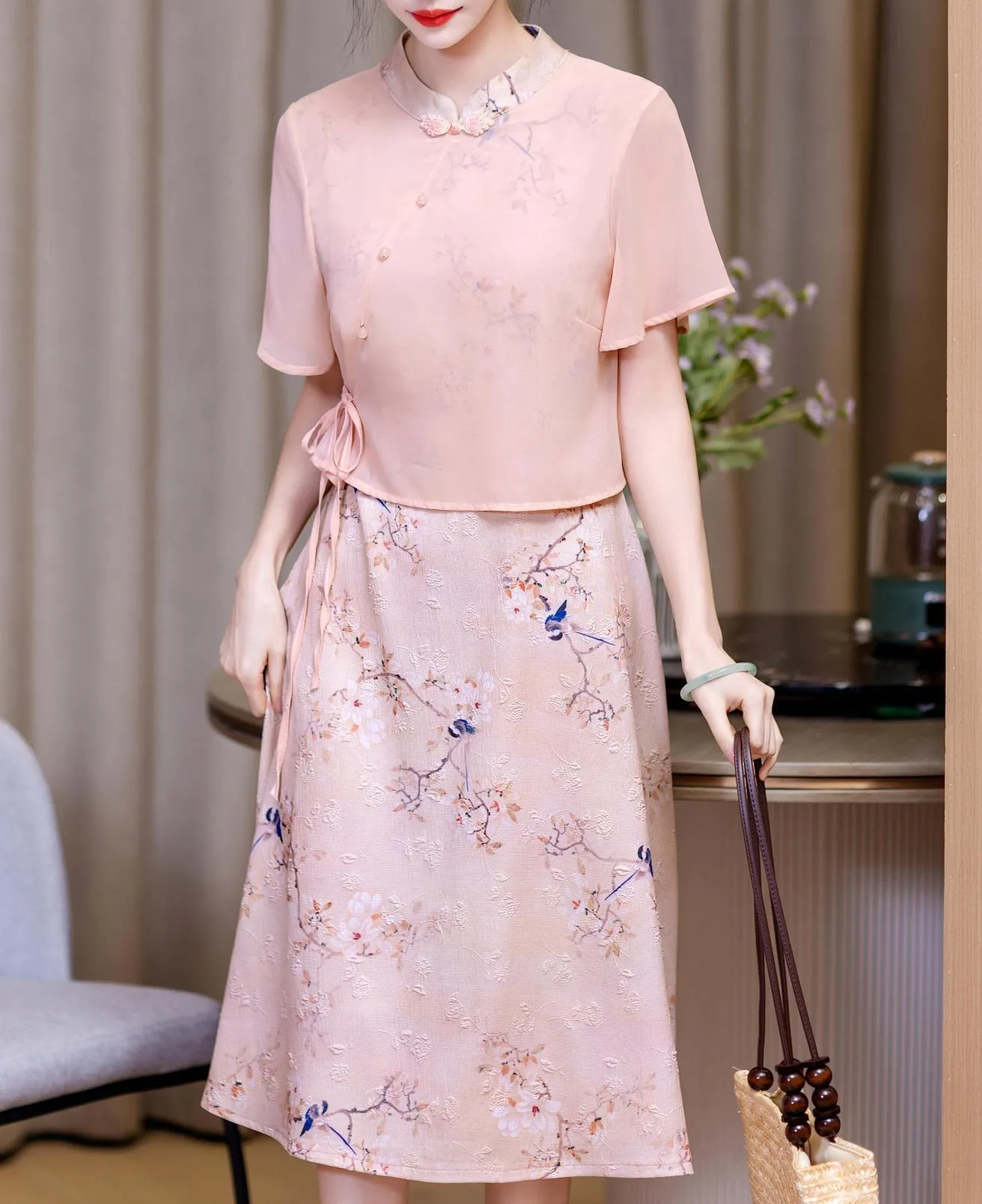 Mid-Length Mesh Qipao Featuring Elegant Pleats and Floral Prints