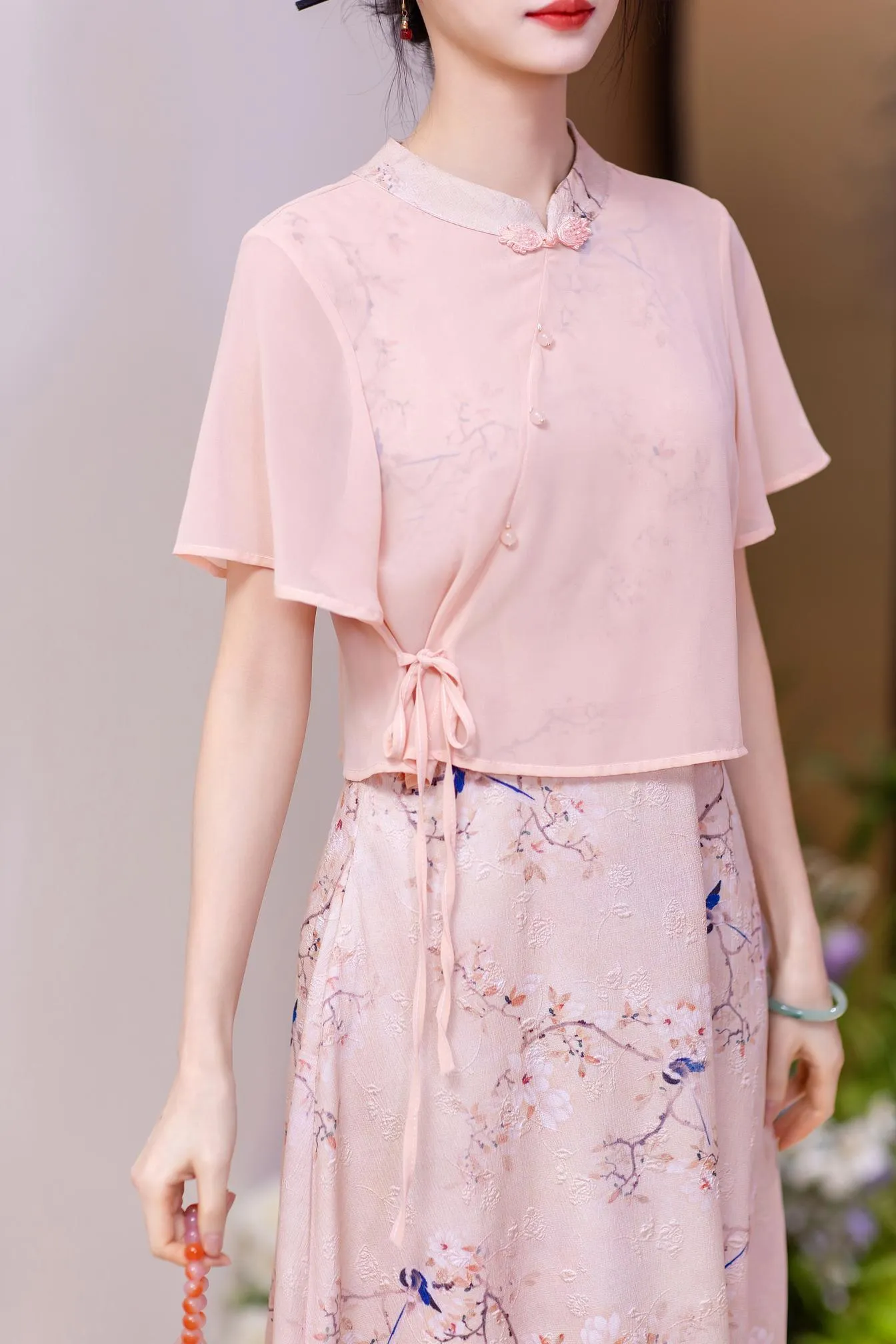 Mid-Length Mesh Qipao Featuring Elegant Pleats and Floral Prints