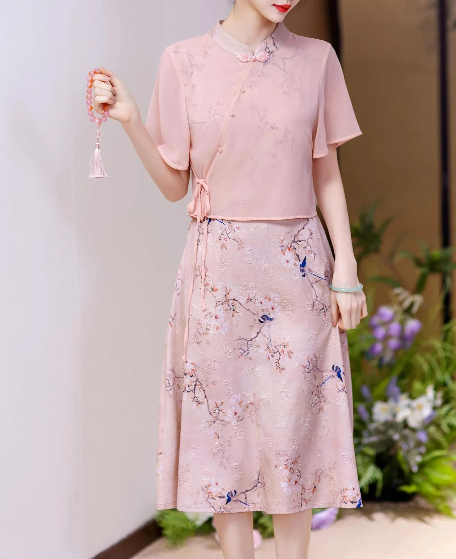 Mid-Length Mesh Qipao Featuring Elegant Pleats and Floral Prints