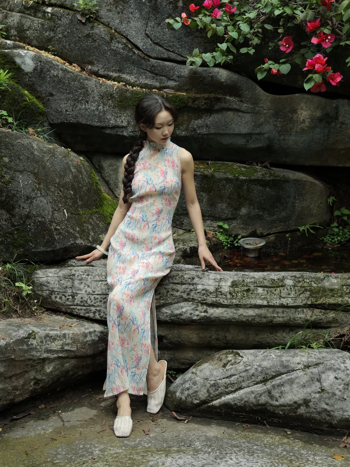 Ning Zhe 凝褶 Frozen Pleats Modernized Floral Accordion Pleat Sleeveless Qipao