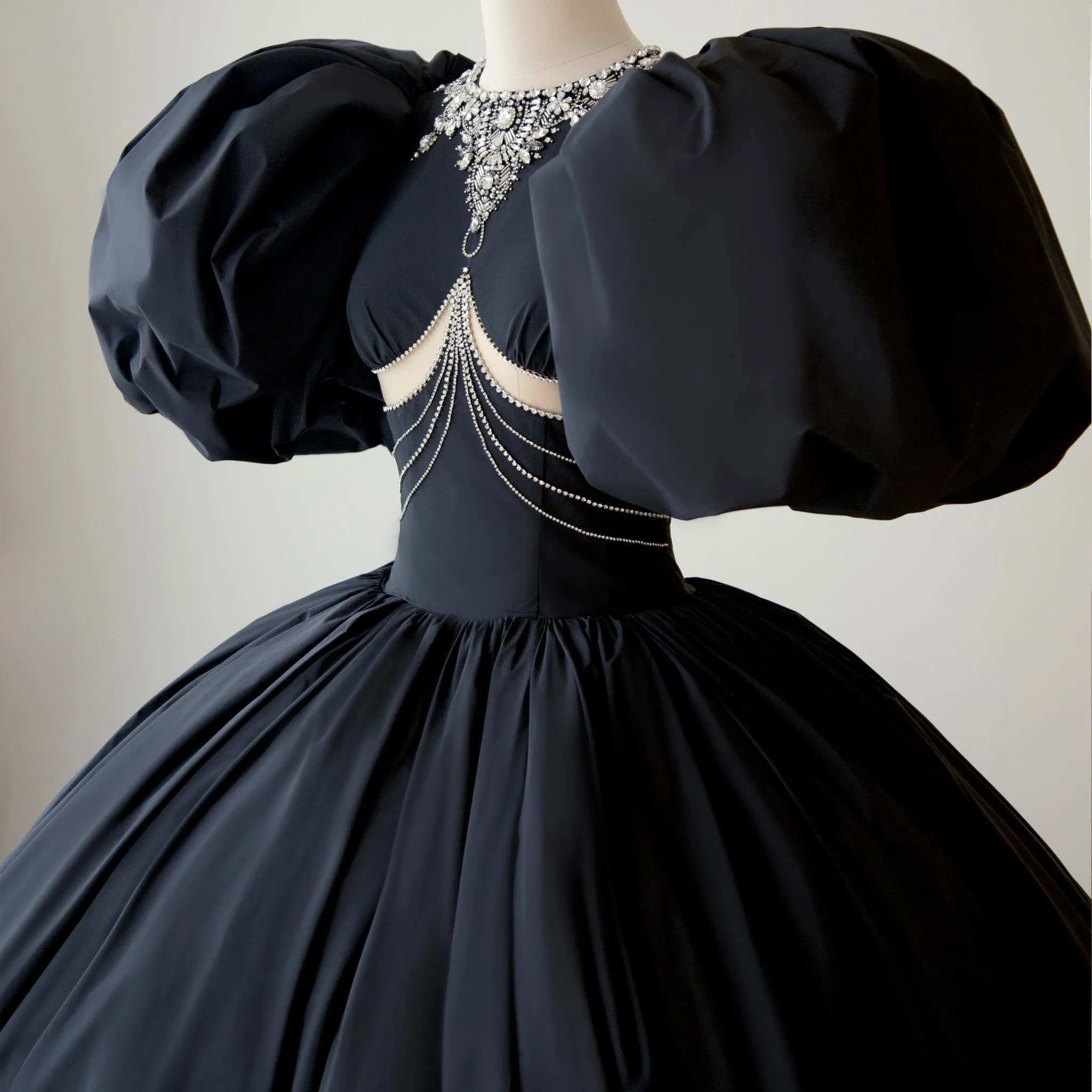 Sexy Ball Gown Black Wedding Dress with Short Puffy Sleeves