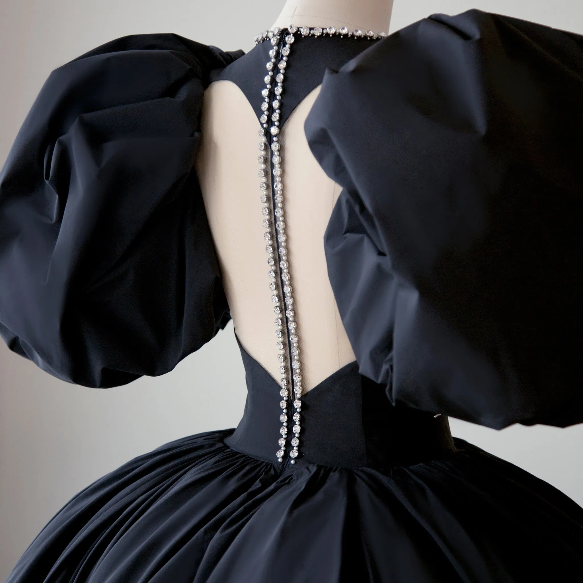 Sexy Ball Gown Black Wedding Dress with Short Puffy Sleeves
