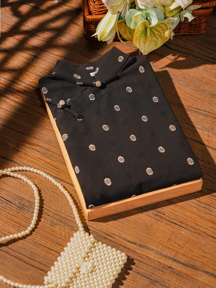 Shujing Qiu 水晶球 Crystall Ball Republic of China Polka Dot Pure Cotton Short Sleeve Qipao