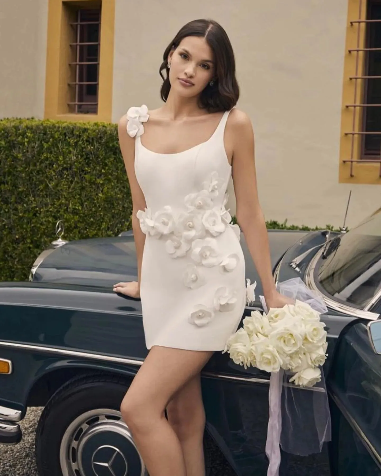 Simple Short Wedding Dresses Square Neck Sleeveless Bridal Gowns Flowers Backless Above Knee Length A Line Vestidos De Novia