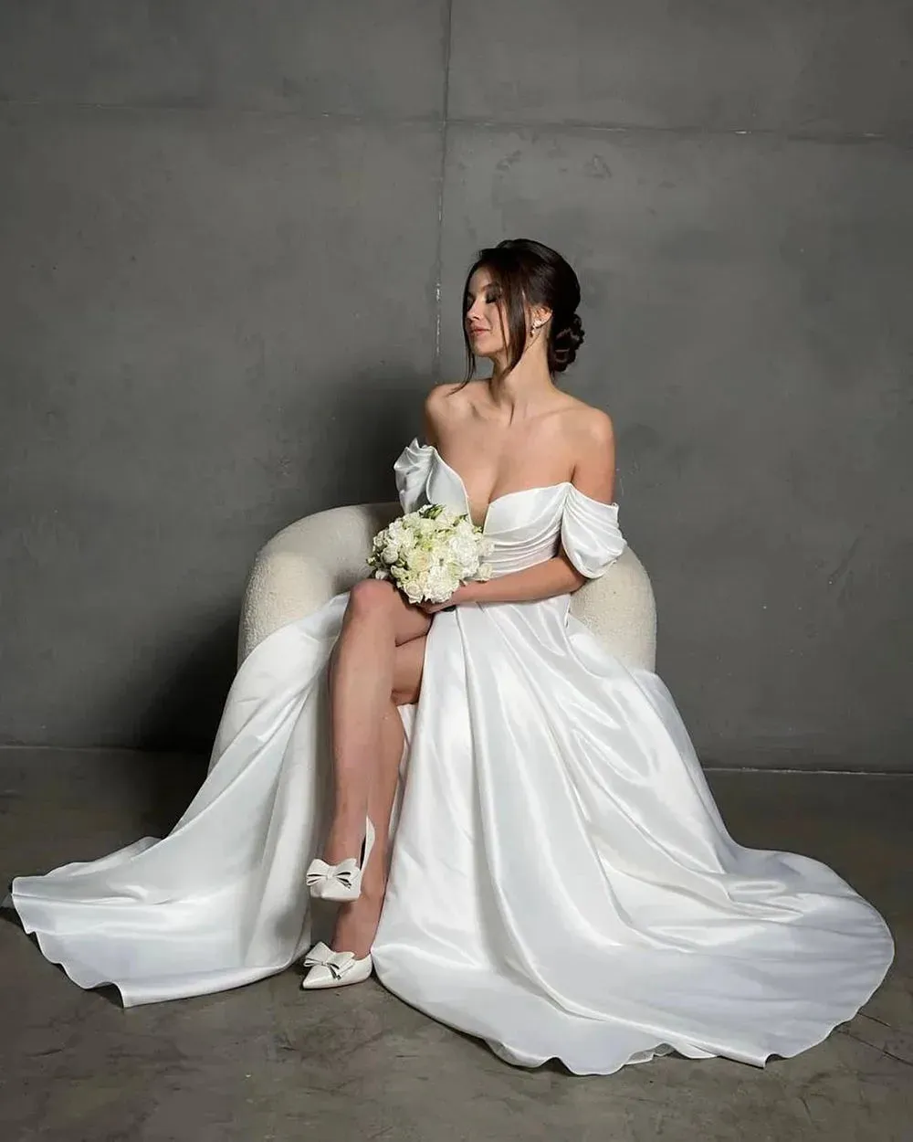 Soft Satin A Line Wedding Dresses Side Slit Simple Off The Shoulder Pleat Custom Made Formal Bridal Gown Rode De Morrie