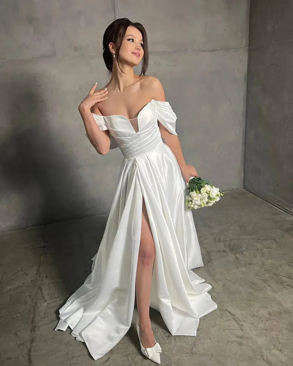Soft Satin A Line Wedding Dresses Side Slit Simple Off The Shoulder Pleat Custom Made Formal Bridal Gown Rode De Morrie