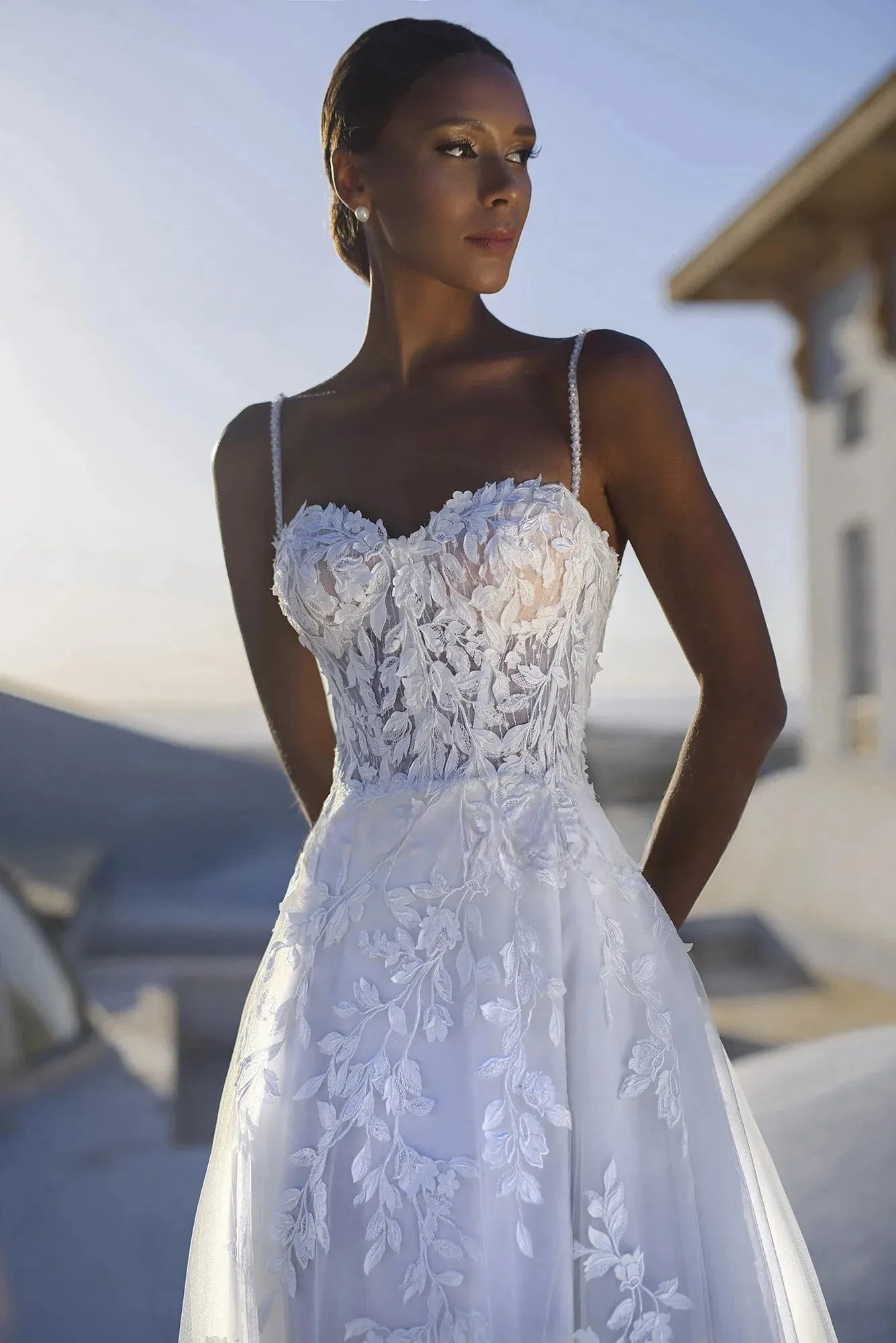 Spaghetti Straps Vestidos De Novia Attractive Sweetheart Customized Sleeveelss A-Line Wedding Dresses Appliques Vestido De Noiva