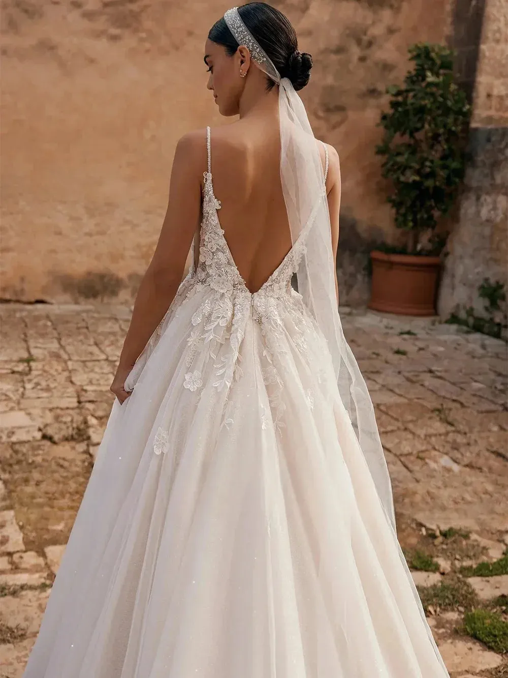 Spaghetti Straps Vestidos De Novia Sexy Deep V Neck Open Back A Line Lace Wedding Dresses Appliques Vestido De Noiva