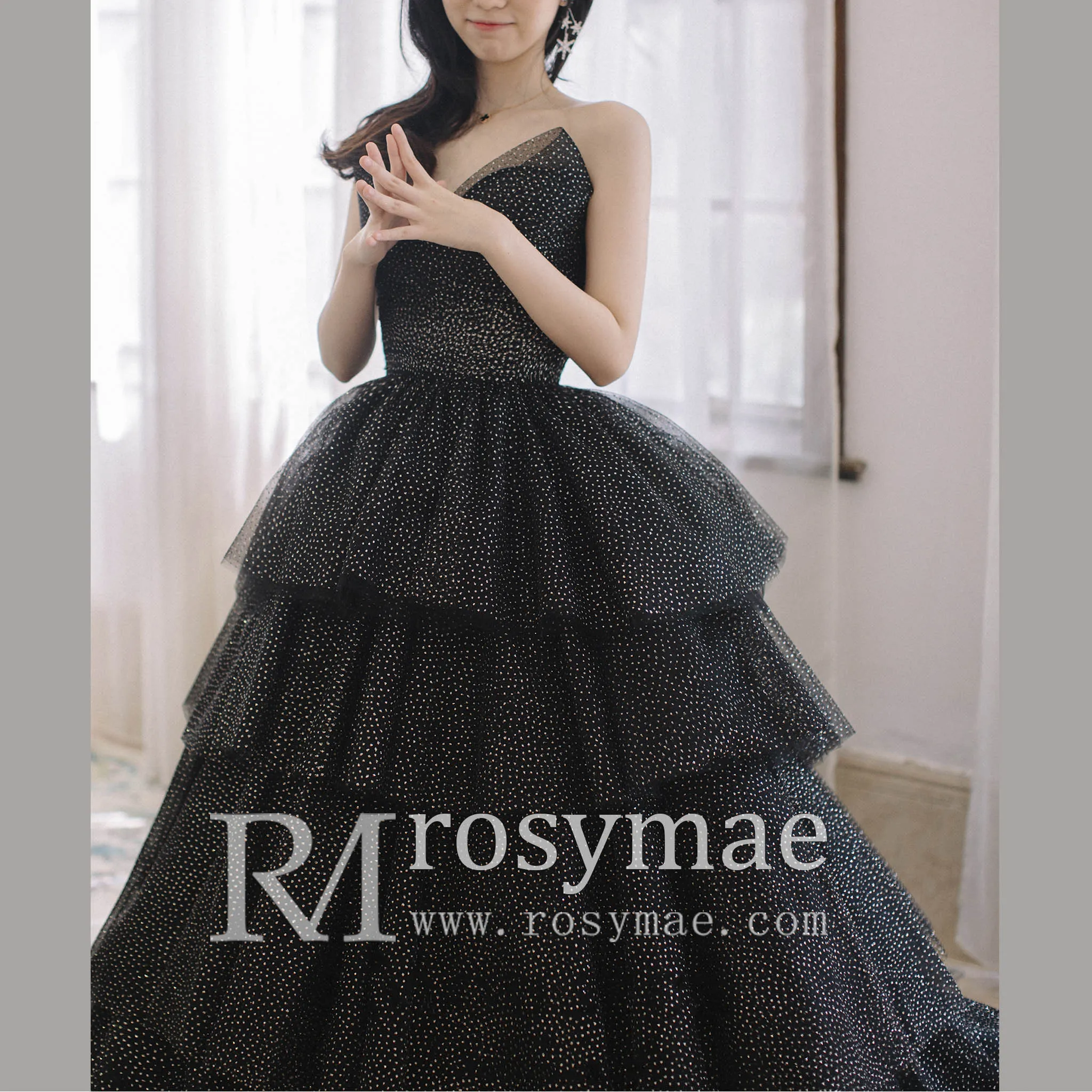 Strapless A-line Black Wedding Dress with V Neckline for Women