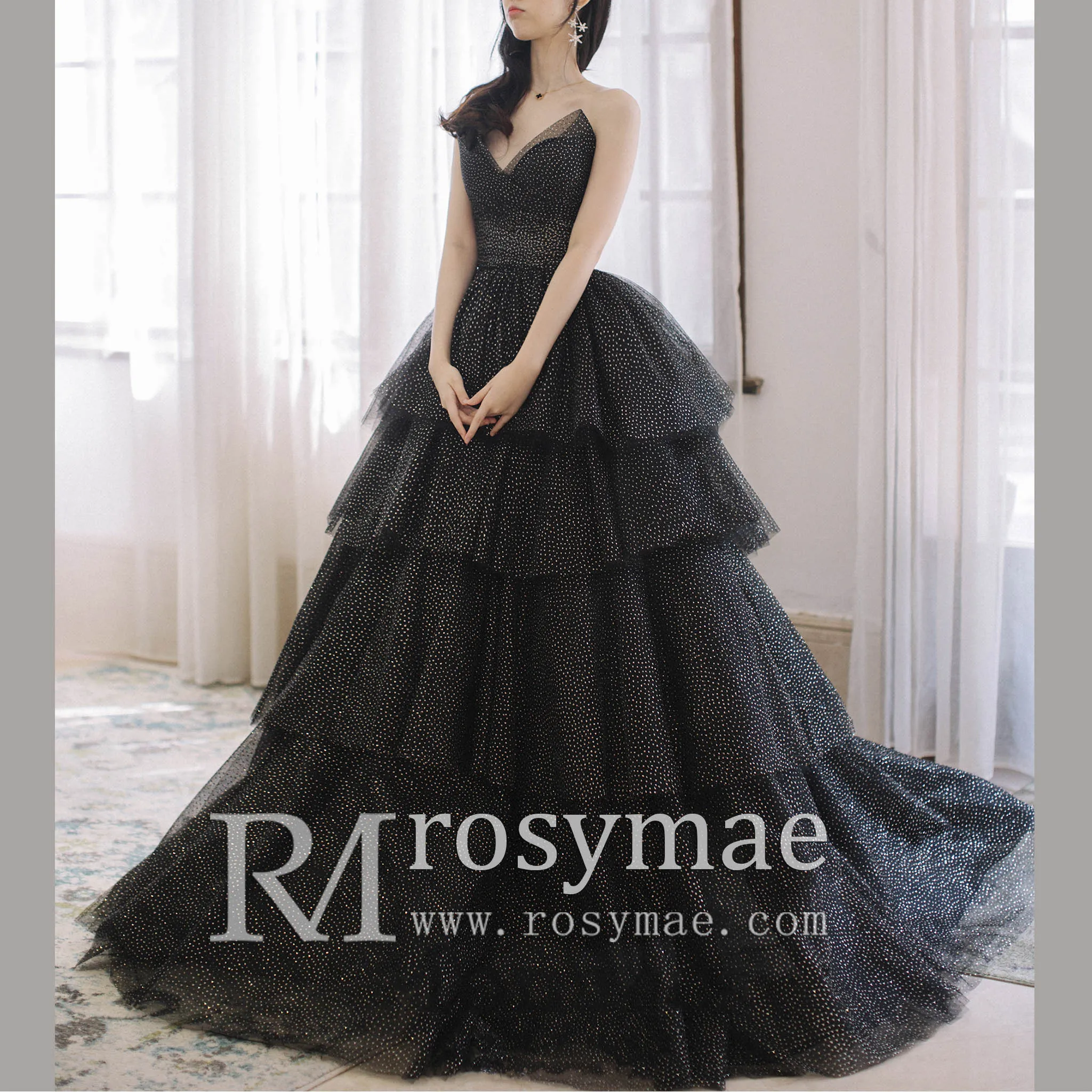 Strapless A-line Black Wedding Dress with V Neckline for Women
