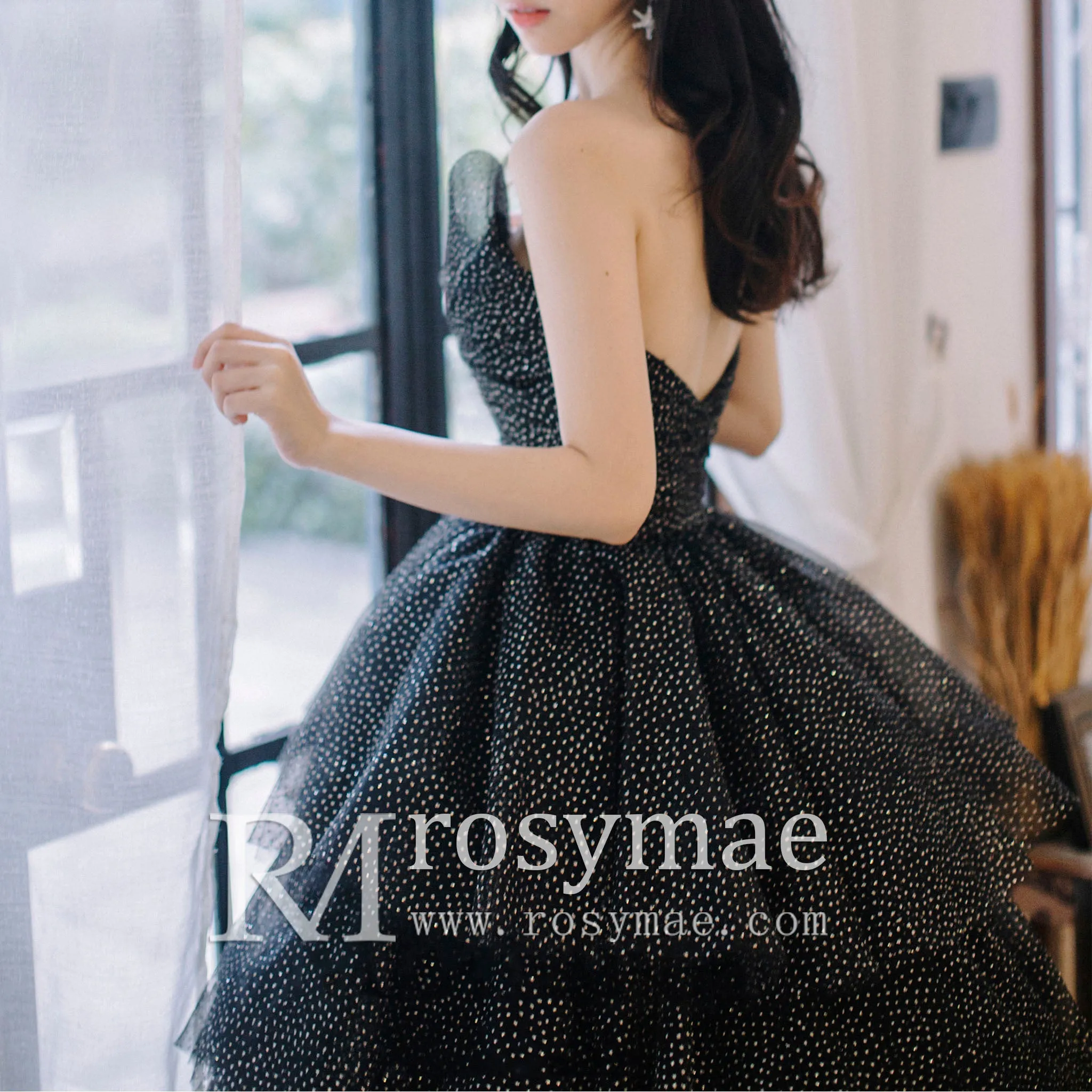 Strapless A-line Black Wedding Dress with V Neckline for Women