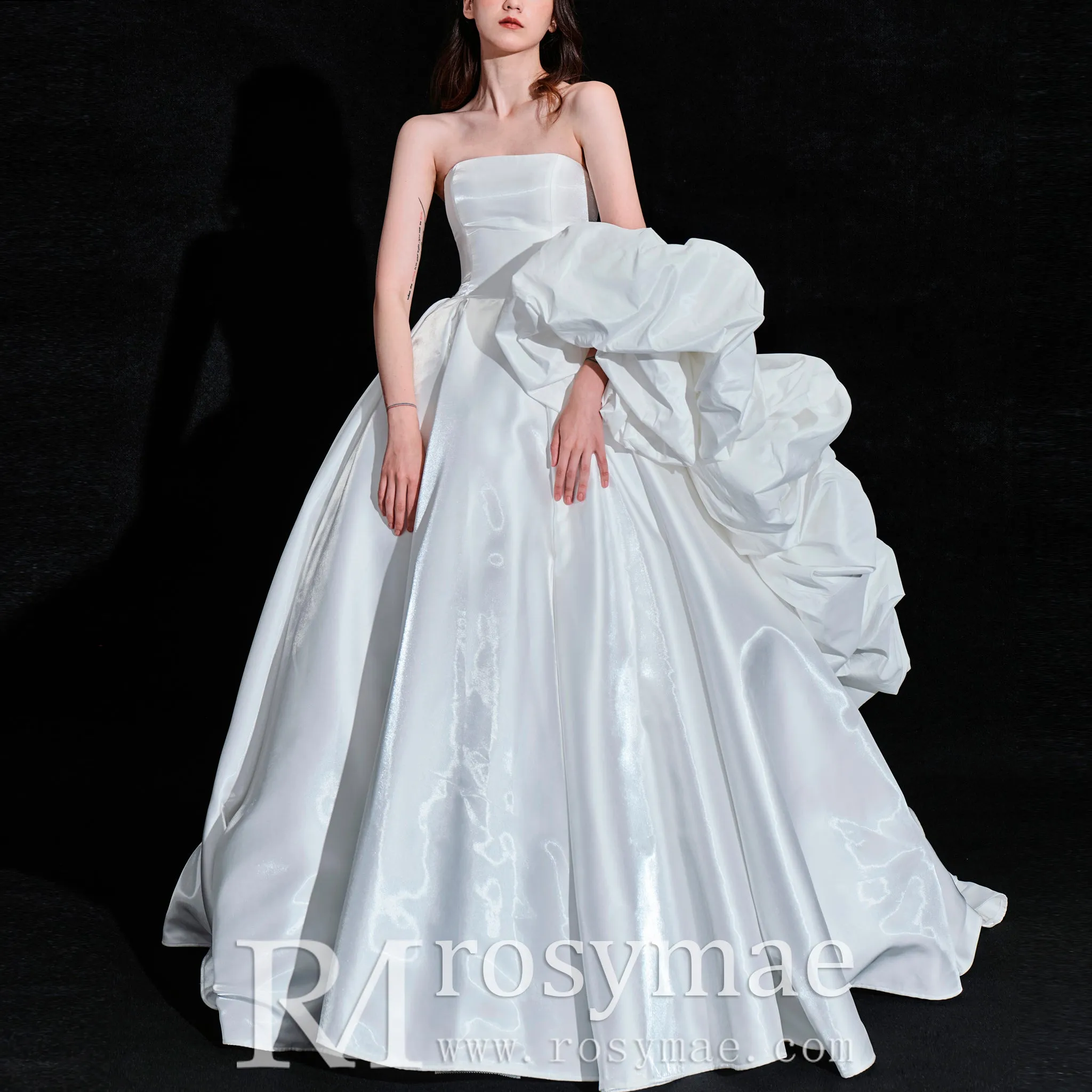 Strapless Straight Neckline Ball Gown Wedding Dress With Detachable Sleeves
