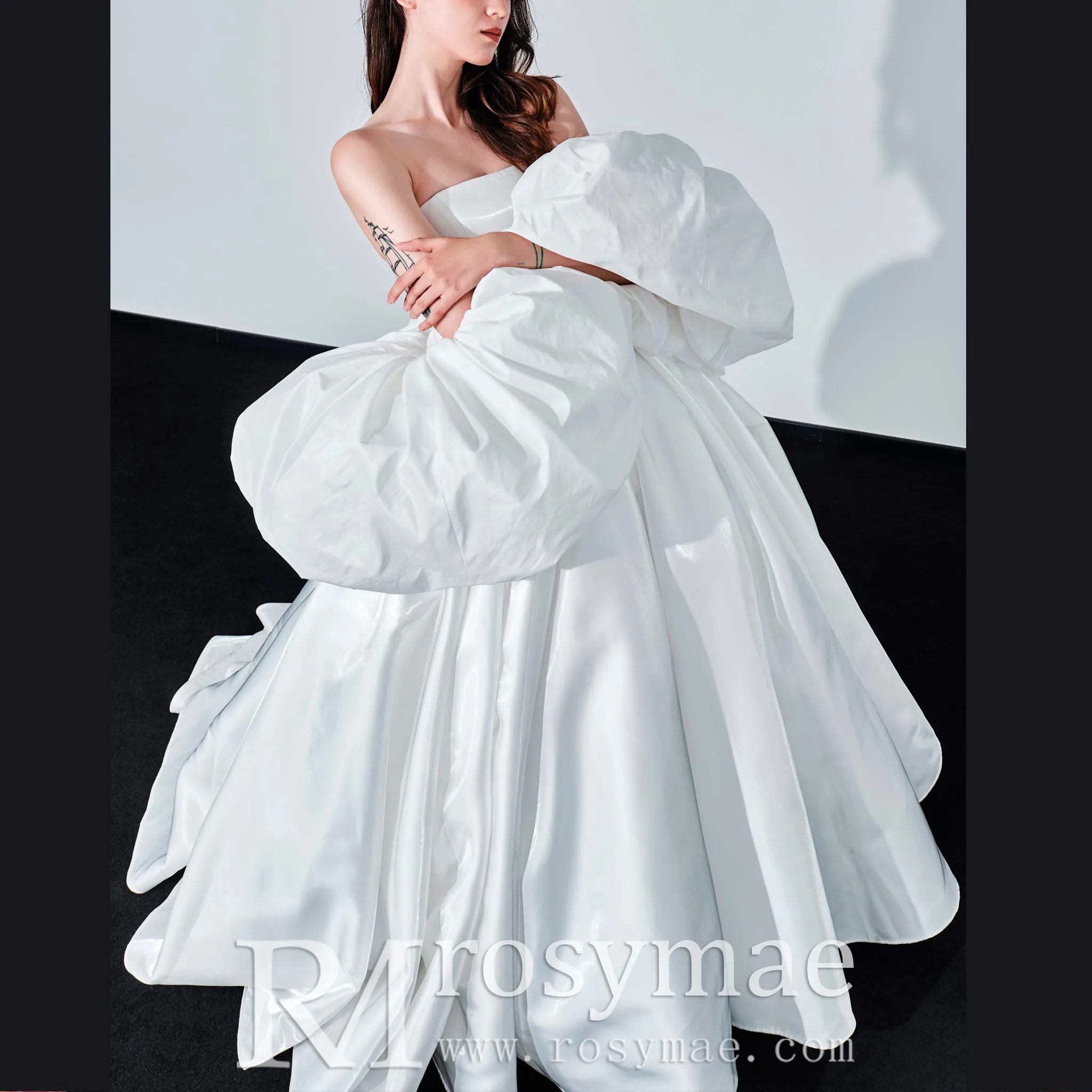 Strapless Straight Neckline Ball Gown Wedding Dress With Detachable Sleeves