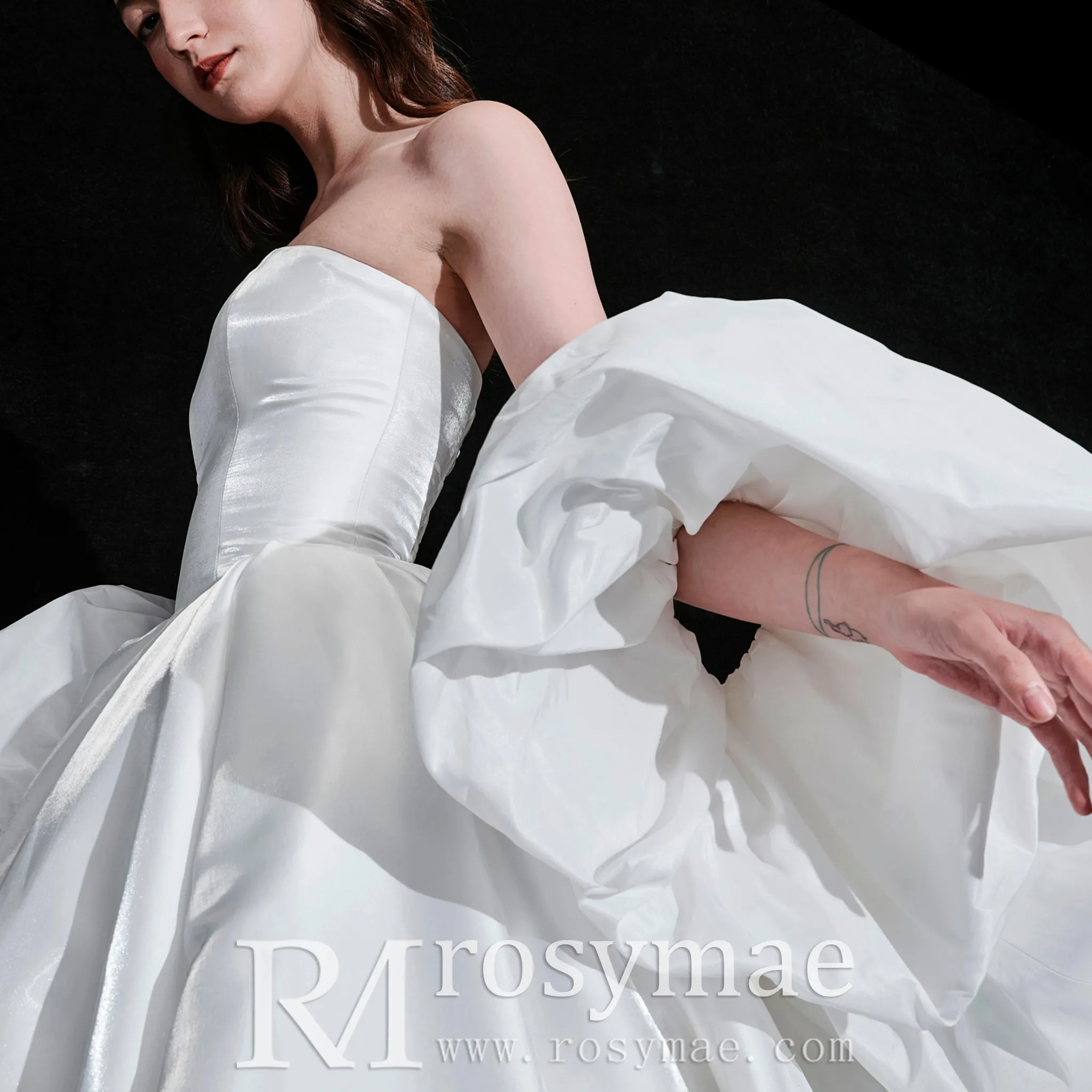 Strapless Straight Neckline Ball Gown Wedding Dress With Detachable Sleeves