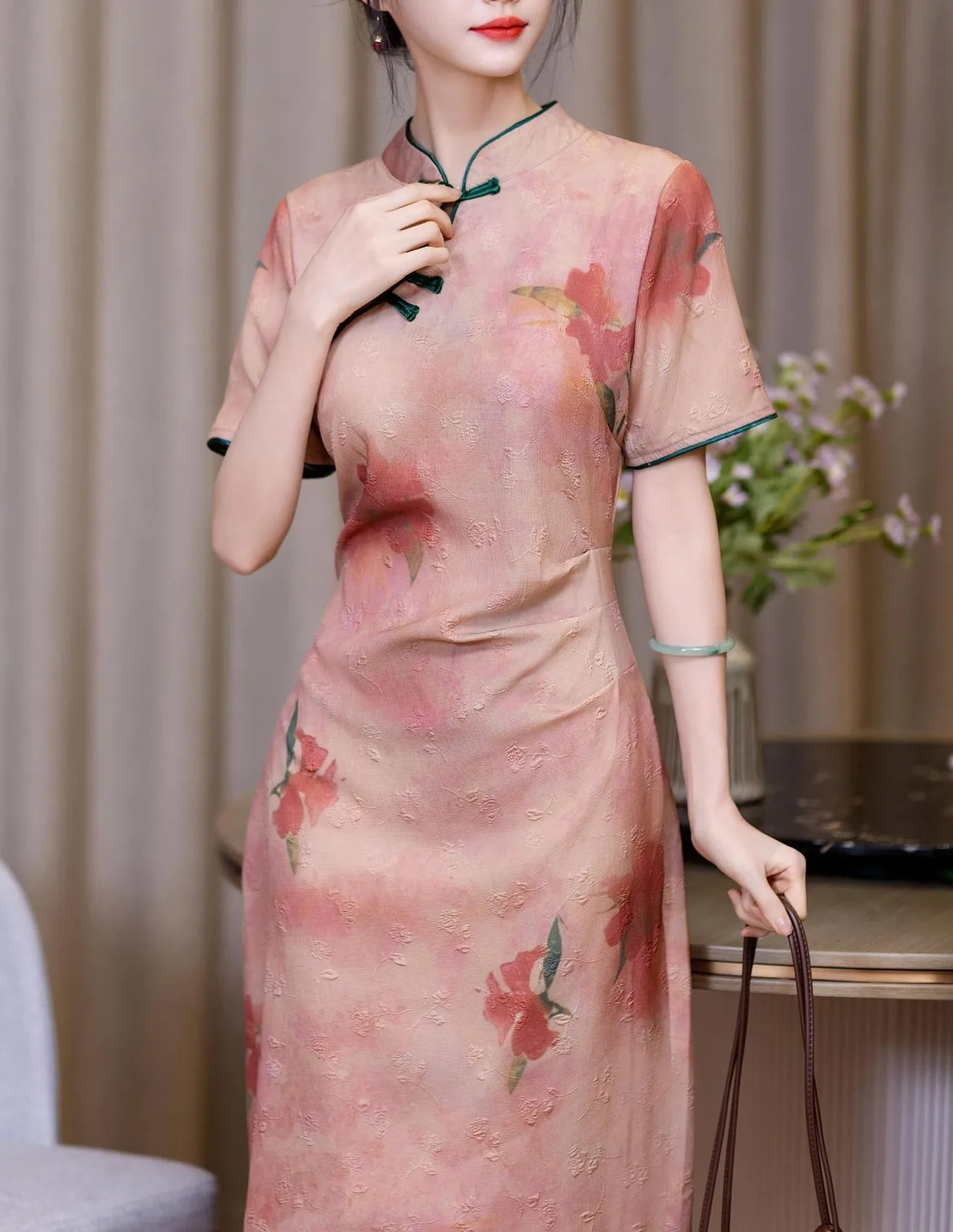 Stunning Fitted Maxi Qipao with Split Thigh and Floral Print
