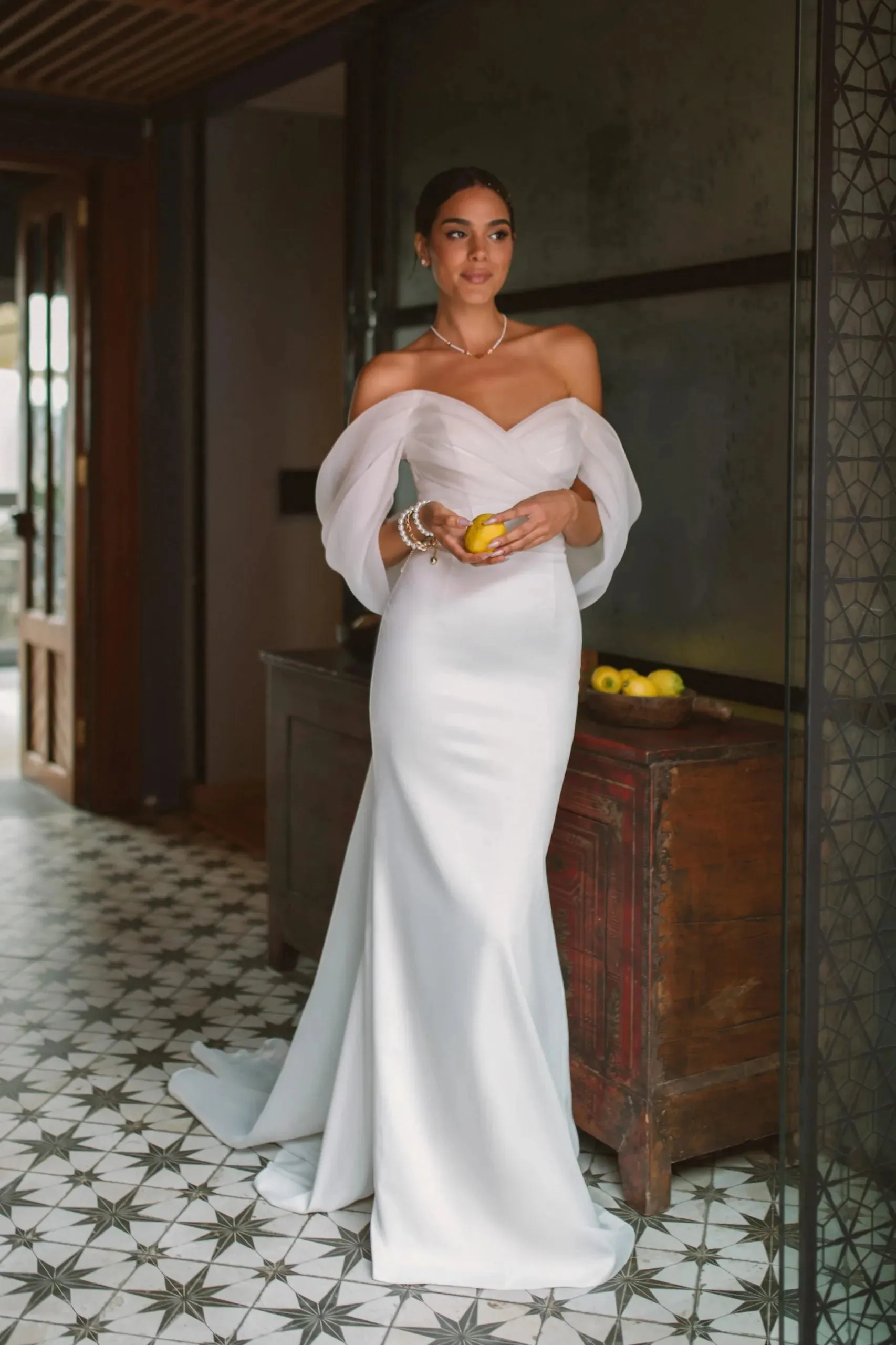 Summer Wedding Party Dresses Off The Shoulder Pleats Bridal Dress Mermaid Satin Women Bride Gowns With Train