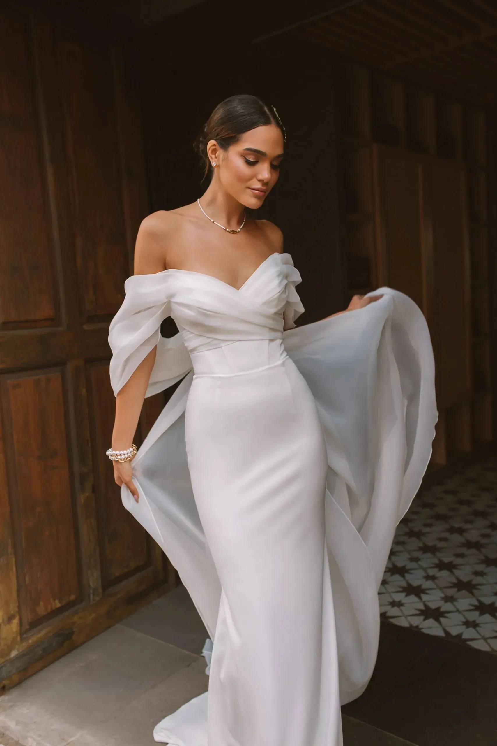 Summer Wedding Party Dresses Off The Shoulder Pleats Bridal Dress Mermaid Satin Women Bride Gowns With Train