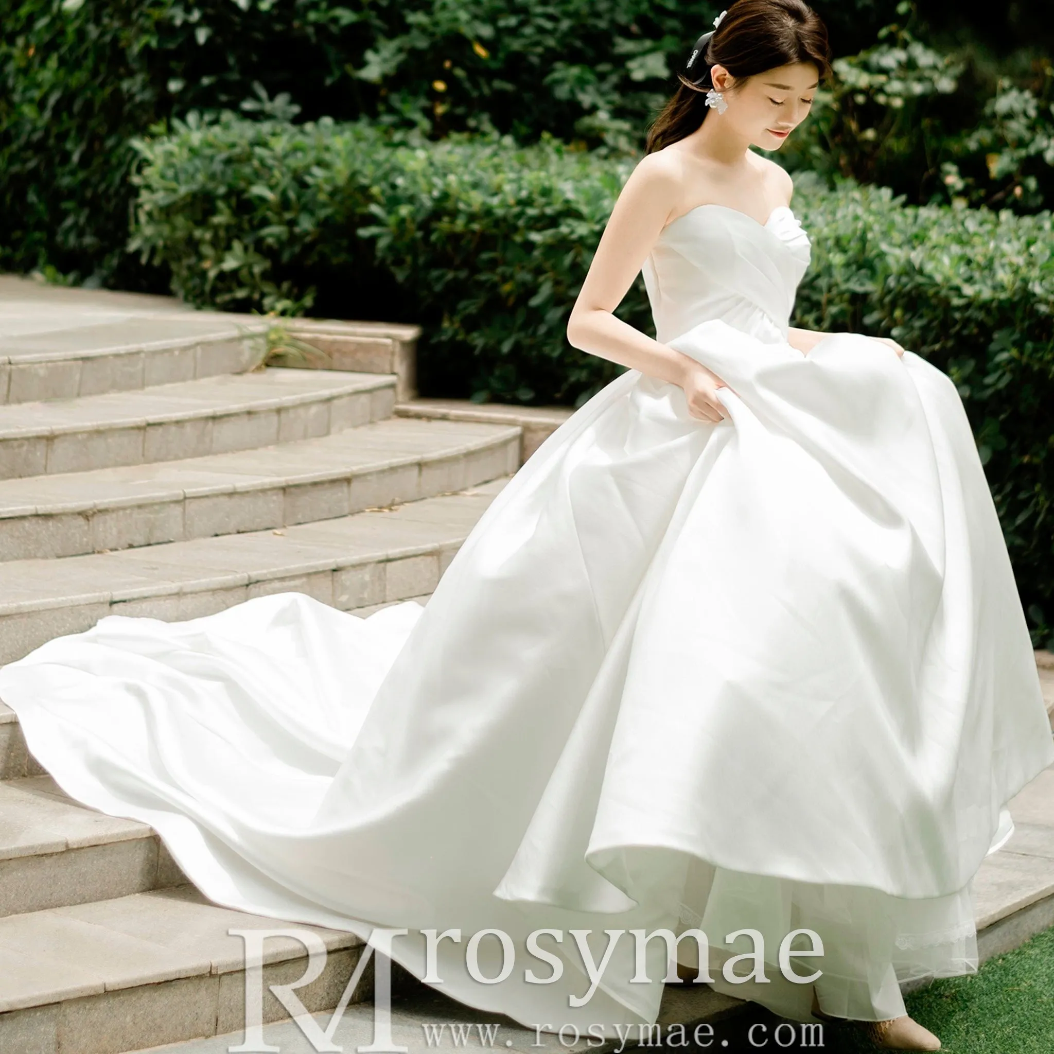 Sweetheart Neckline Ball Gown Satin Wedding Dress