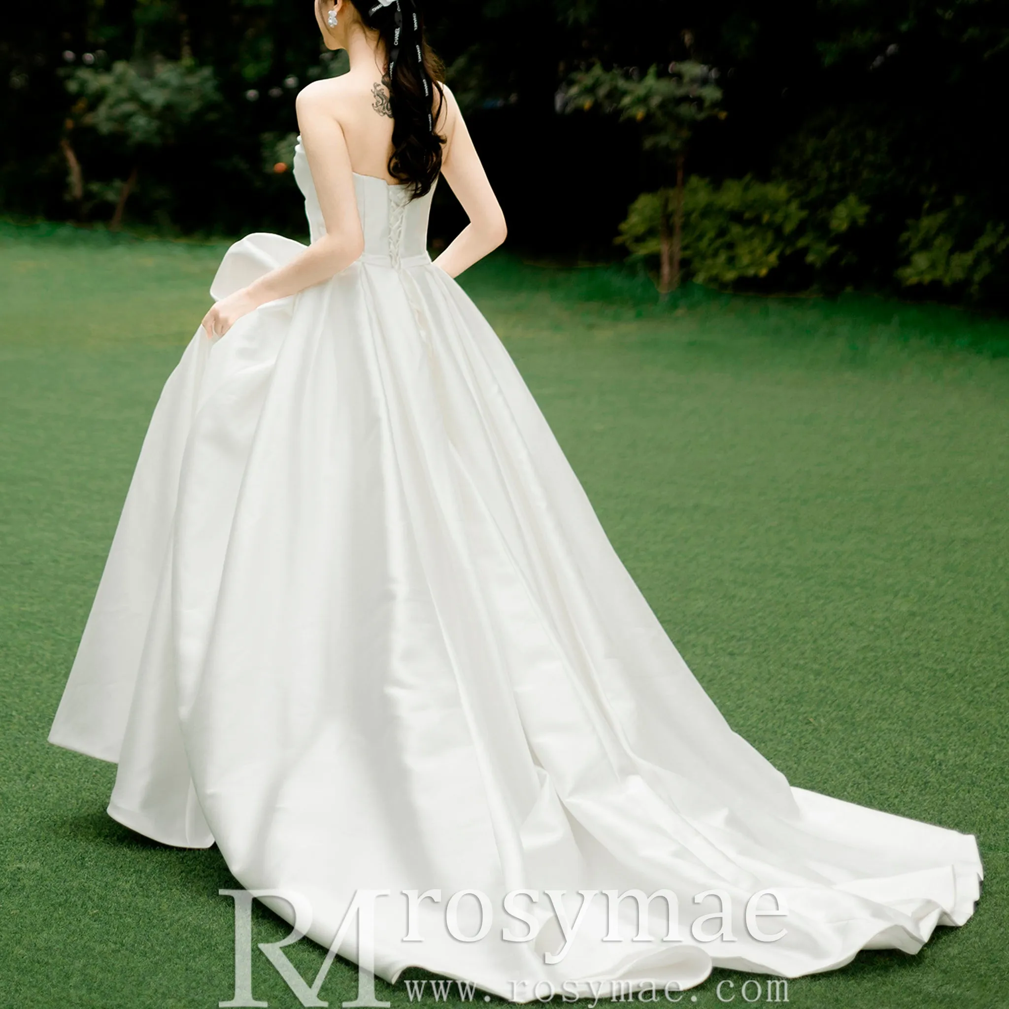 Sweetheart Neckline Ball Gown Satin Wedding Dress