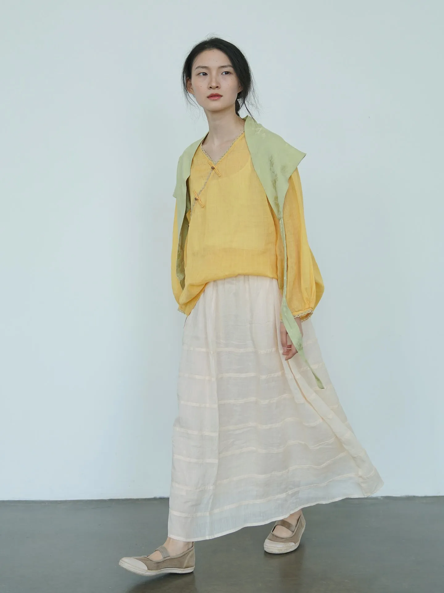V-neck Ramie Cheongsam Qipao Top in Yellow
