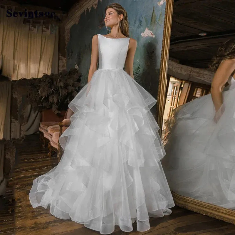 Vintage Satin Ruffles Tulle Wedding Dress A-Line Scoop Neck Bridal Gowns Sleeveless Sweep Train Backless Princess Bride Dresses