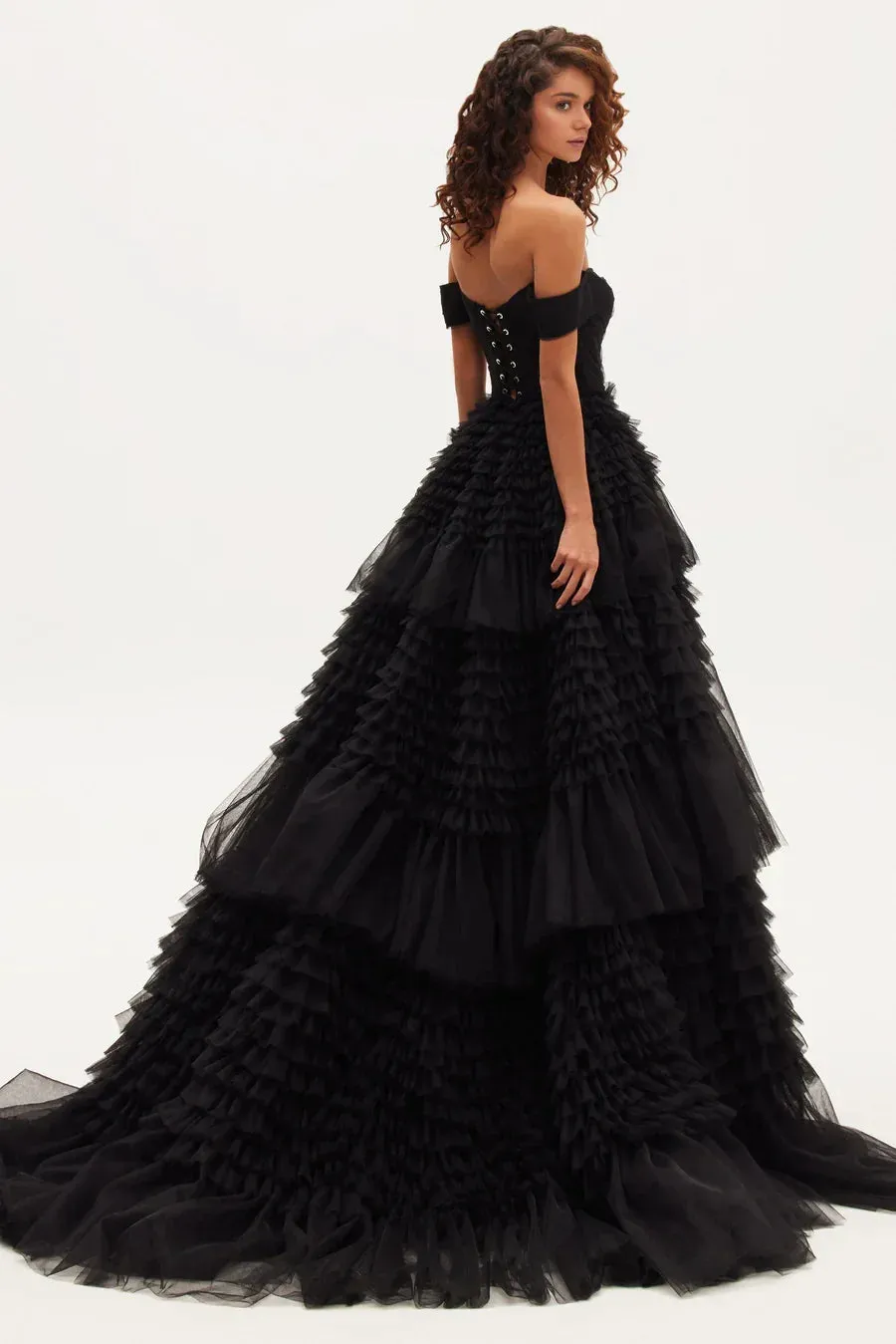 VougeVamp Light Pink Ball Gown Evening Dress - Off-Shoulder Tulle A-Line Prom Gown with Sweep Train