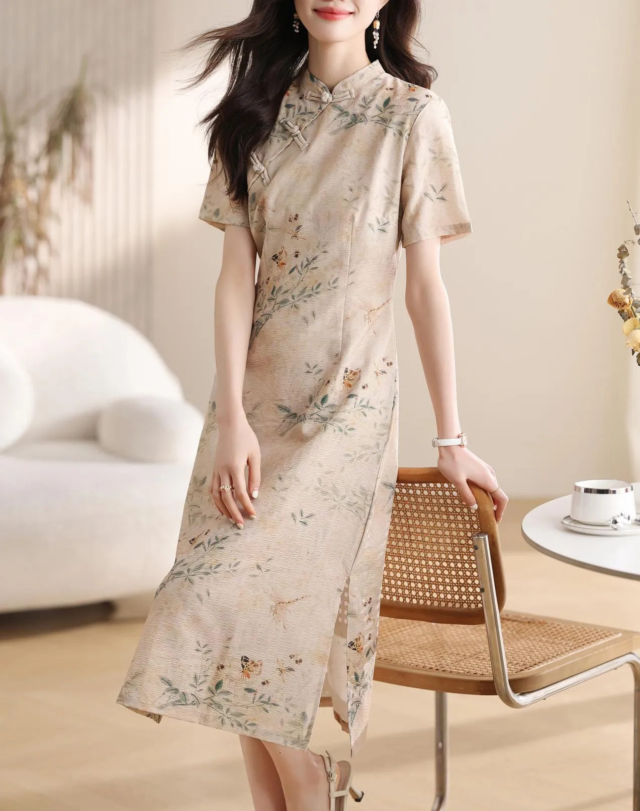 Women's Fitted A-line Qipao in Chiffon with Toggle Button