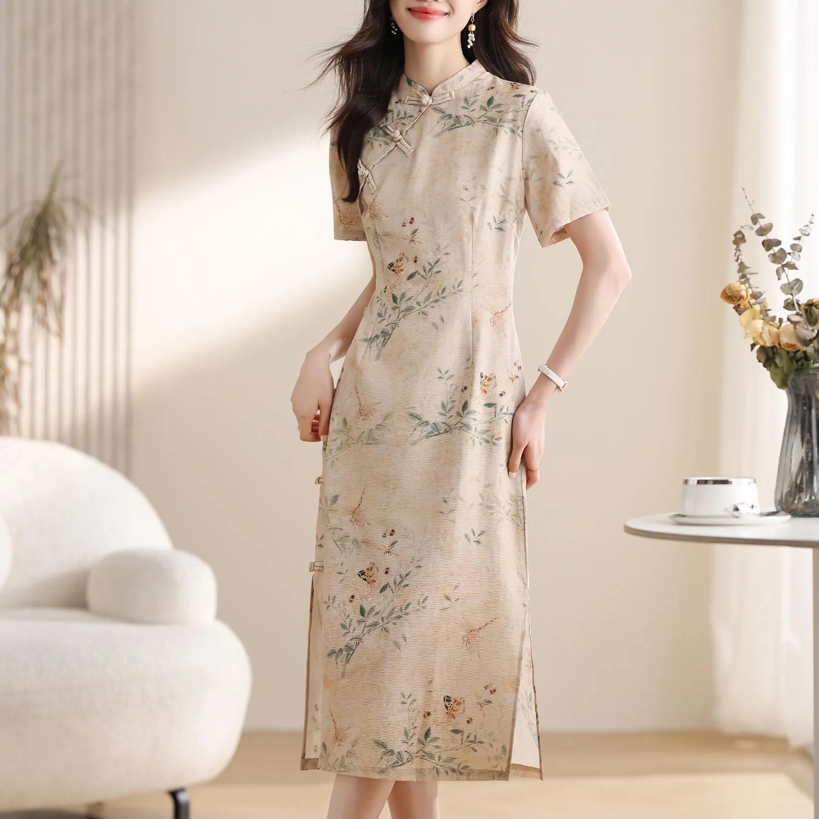Women's Fitted A-line Qipao in Chiffon with Toggle Button