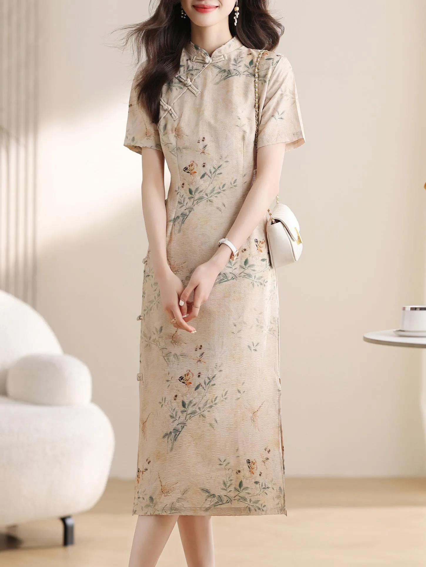 Women's Fitted A-line Qipao in Chiffon with Toggle Button
